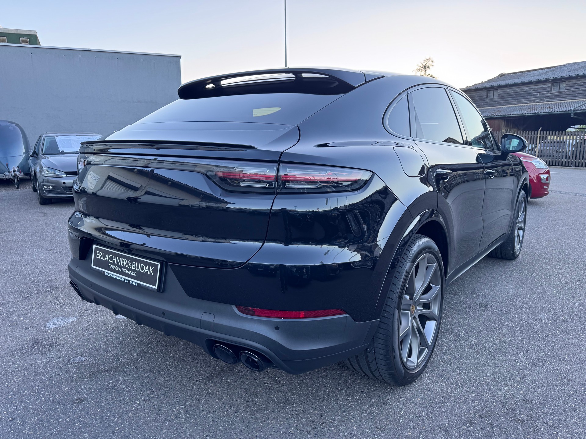 PORSCHE Cayenne Coupé E-Hybrid-image-4