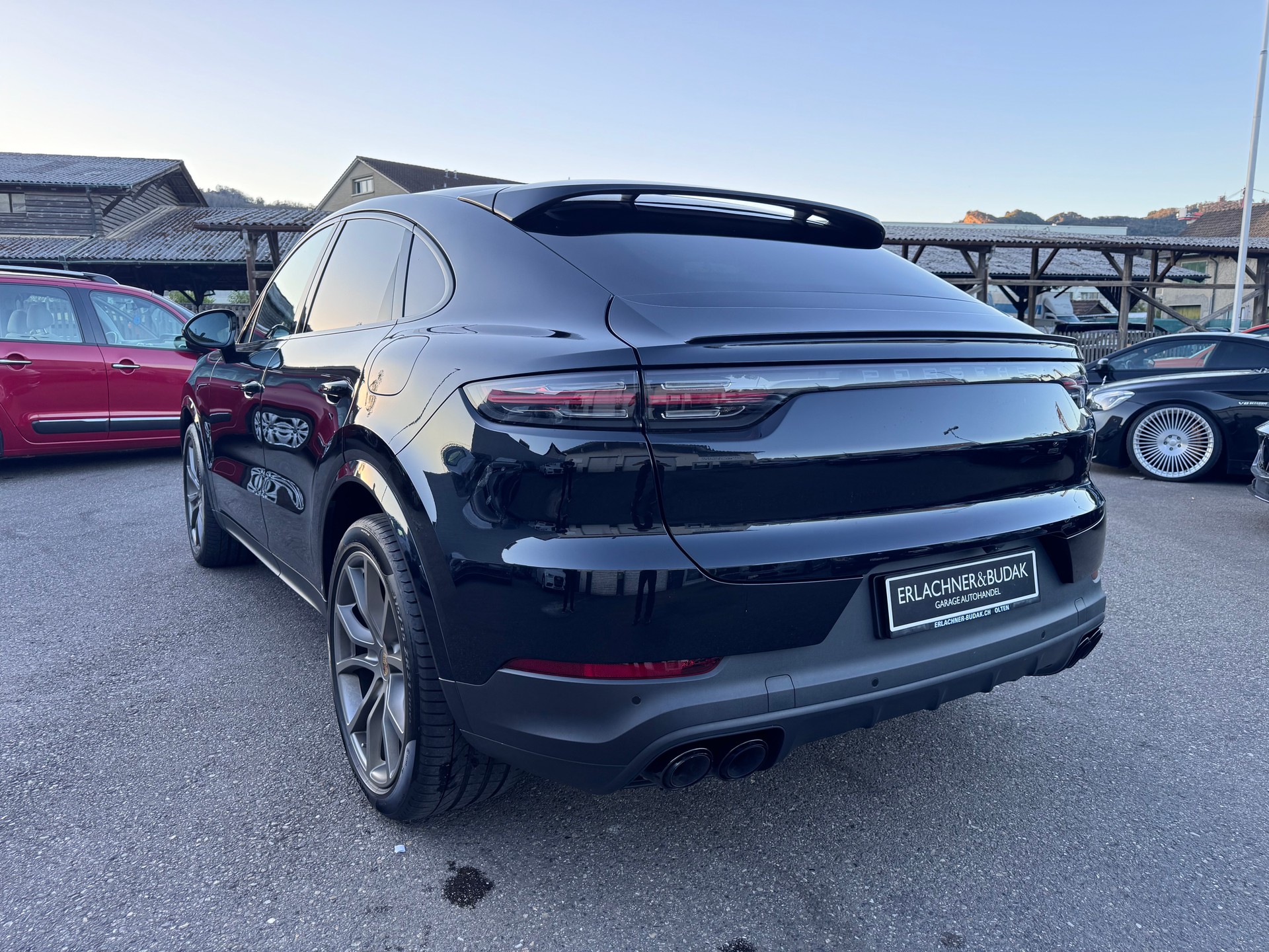 PORSCHE Cayenne Coupé E-Hybrid-image-3