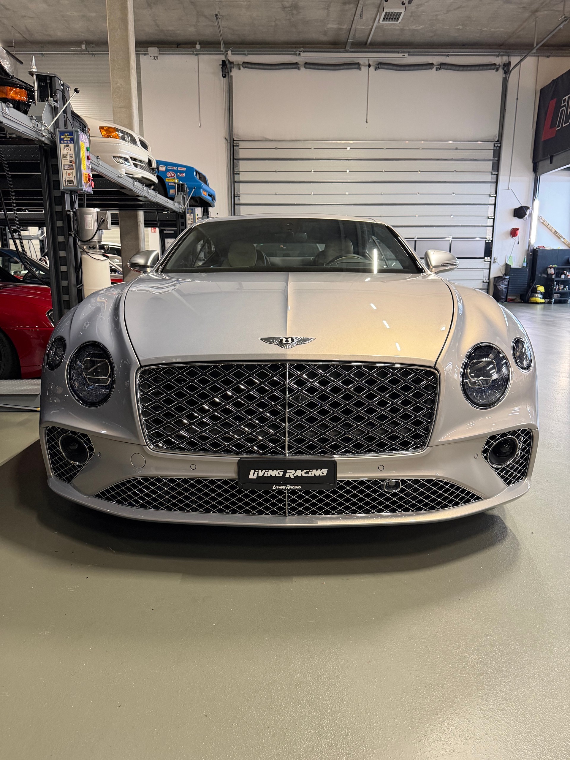 BENTLEY Continental GT 4.0 V8 Mulliner-image-4
