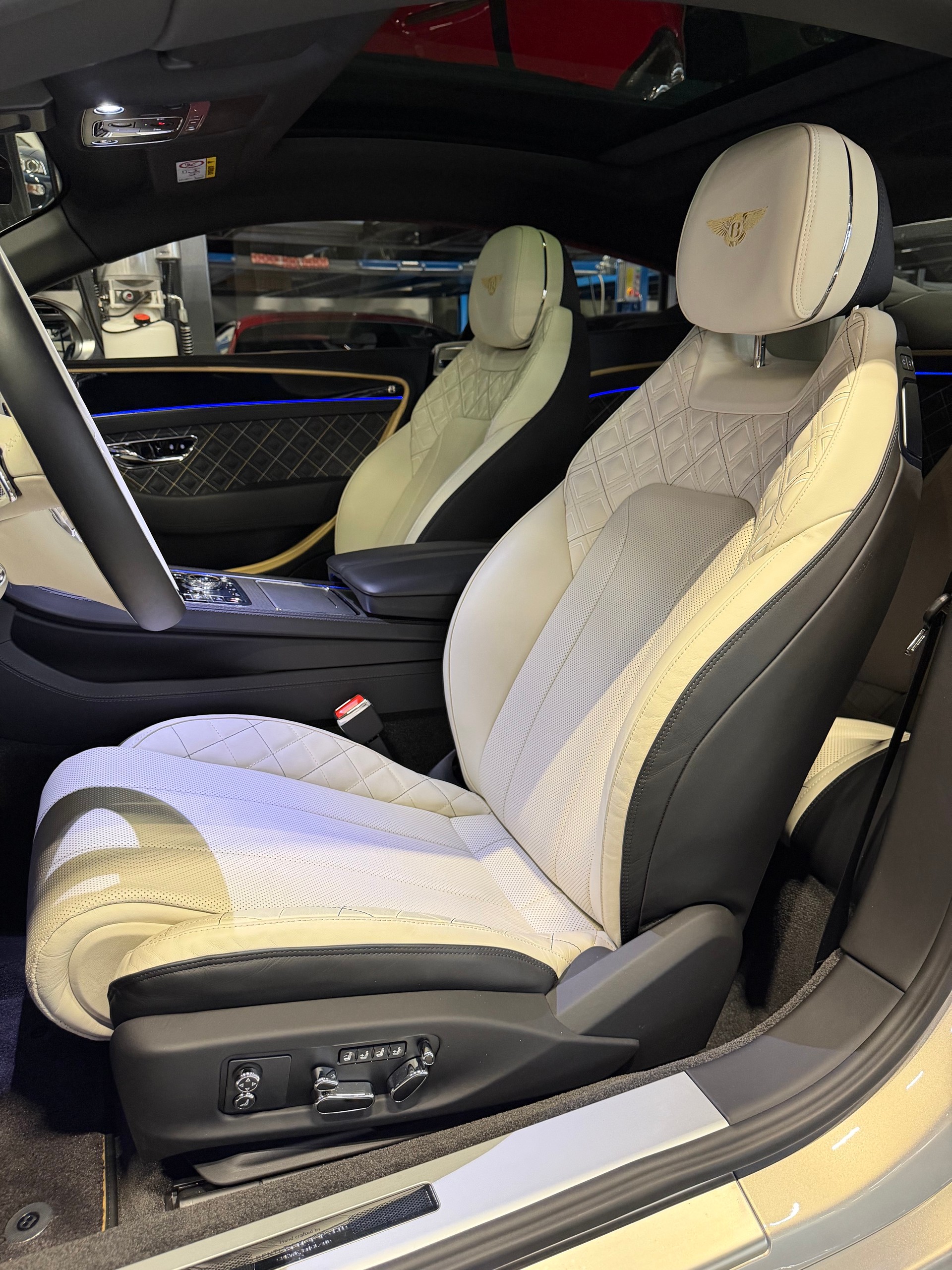 BENTLEY Continental GT 4.0 V8 Mulliner-image-9