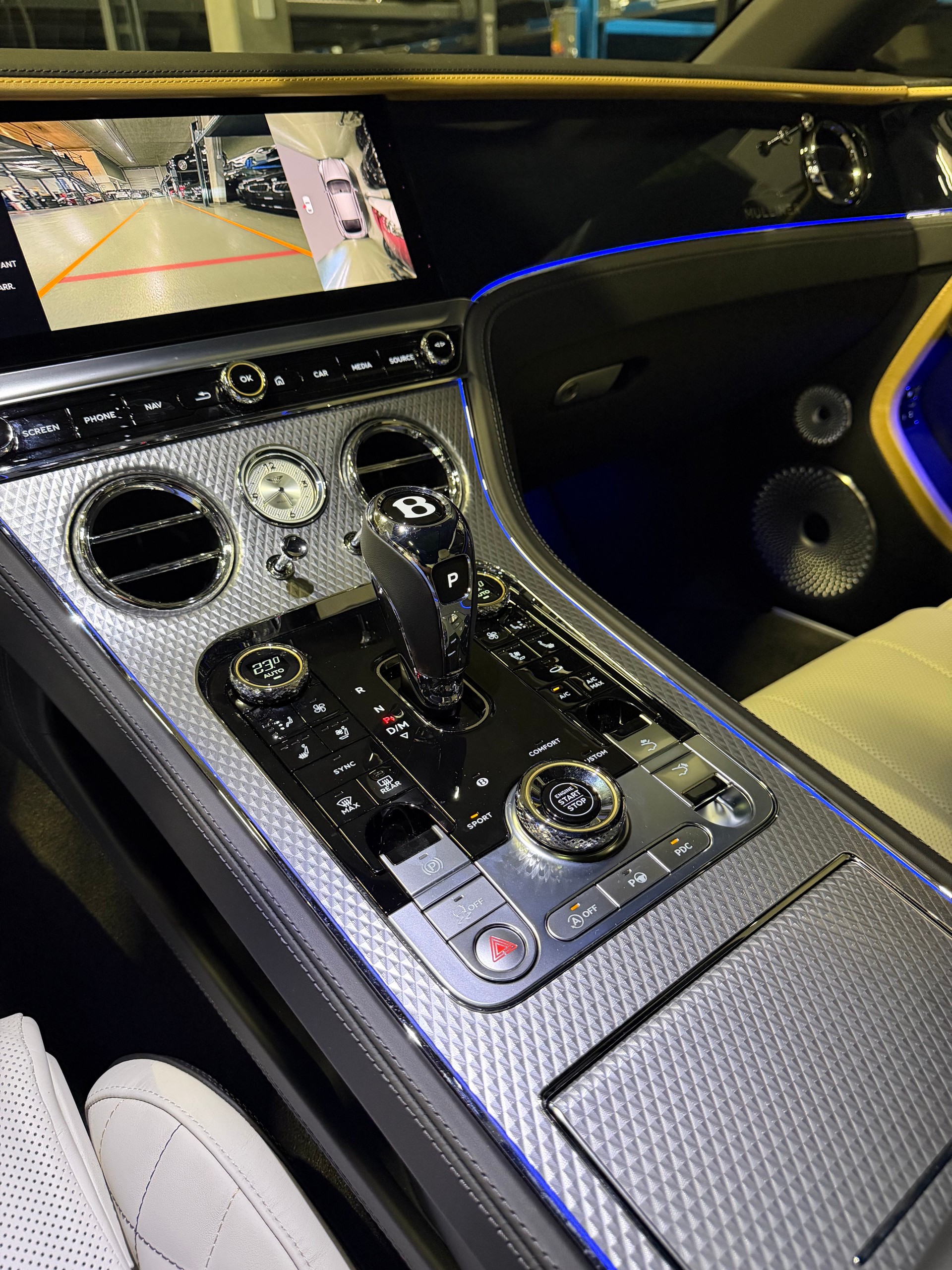 BENTLEY Continental GT 4.0 V8 Mulliner-image-11