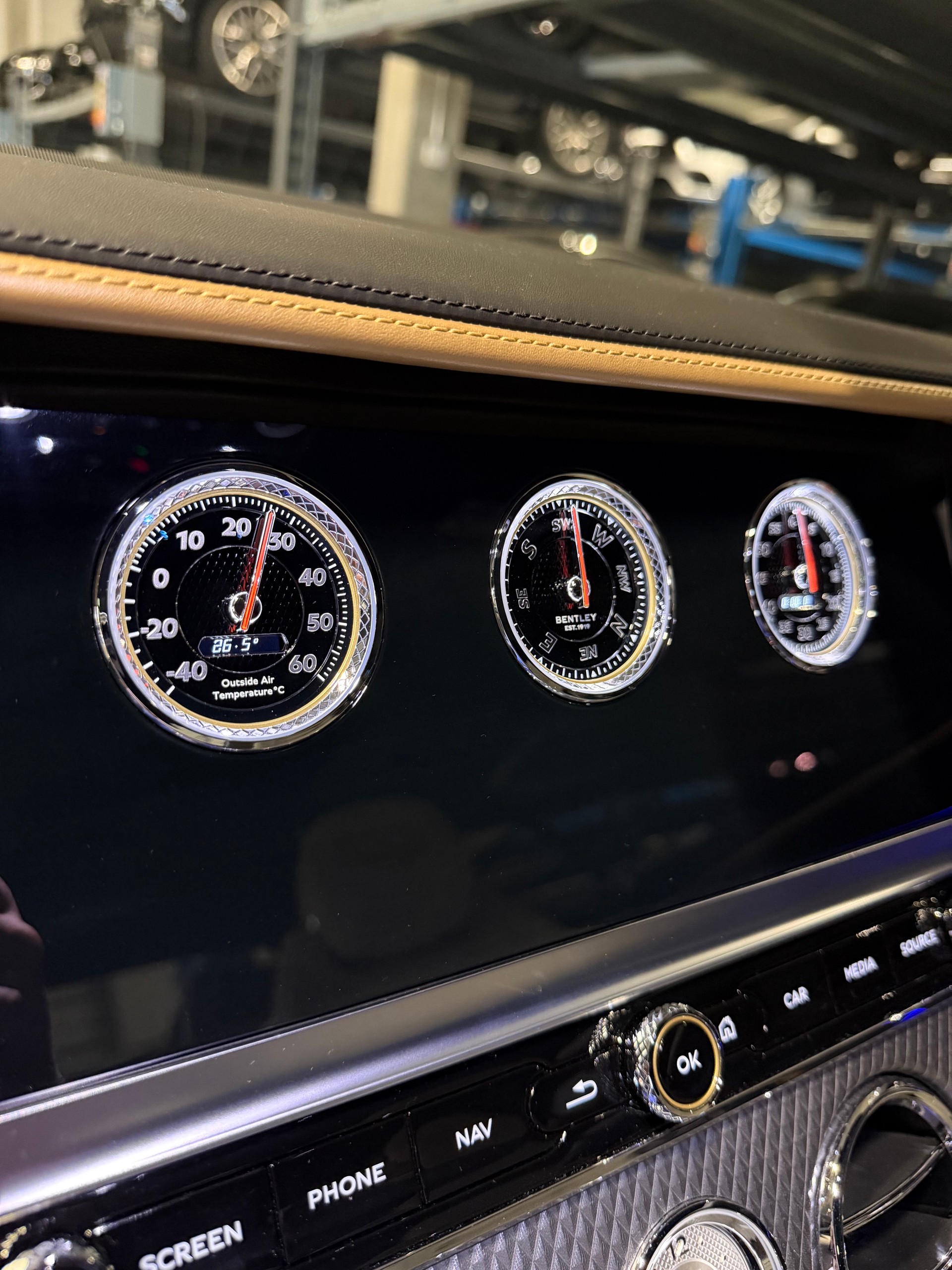 BENTLEY Continental GT 4.0 V8 Mulliner-image-14
