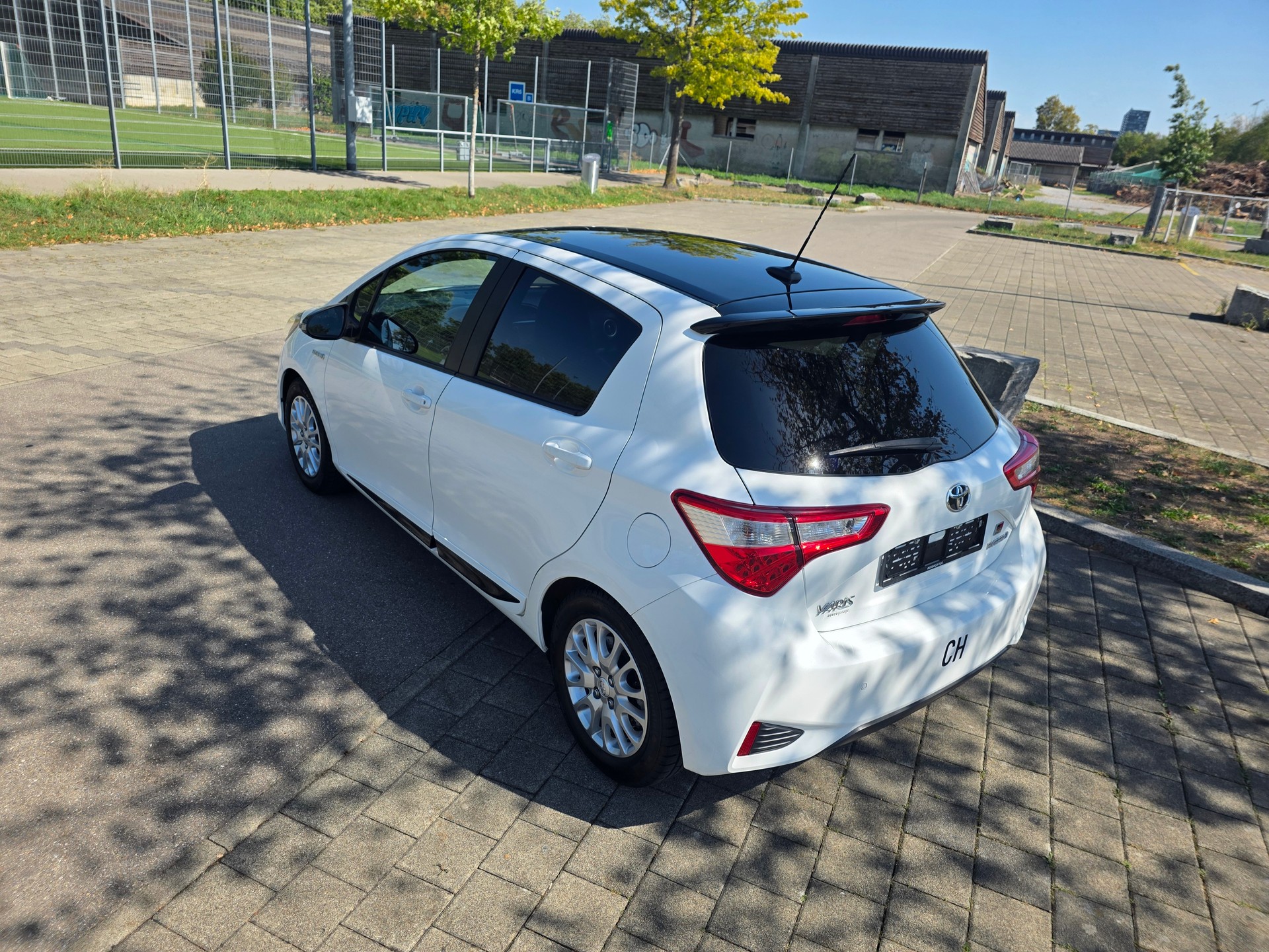TOYOTA Yaris 1.5 VVT-i Hybrid GR-S e-CVT-image-3