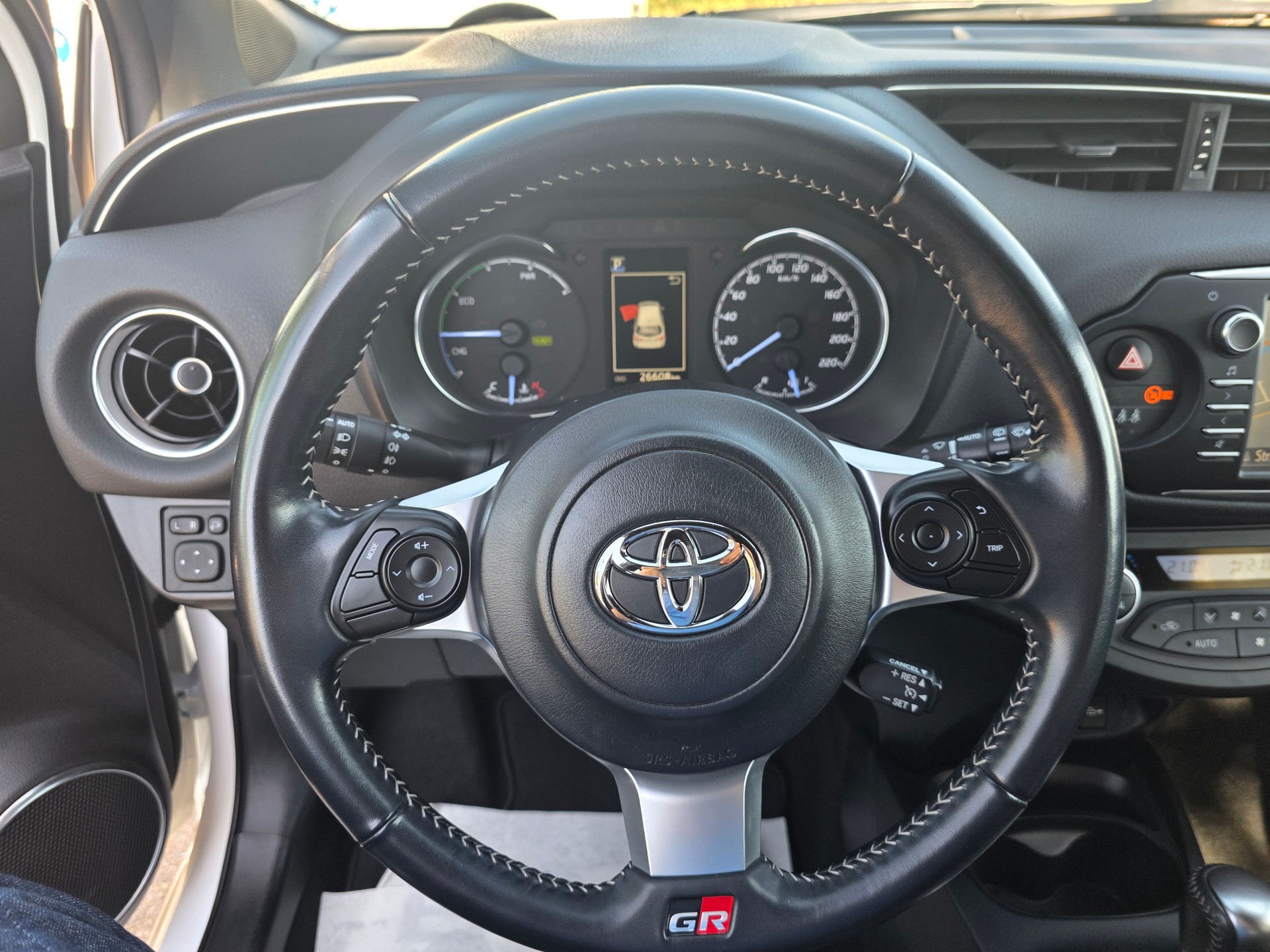 TOYOTA Yaris 1.5 VVT-i Hybrid GR-S e-CVT-image-19