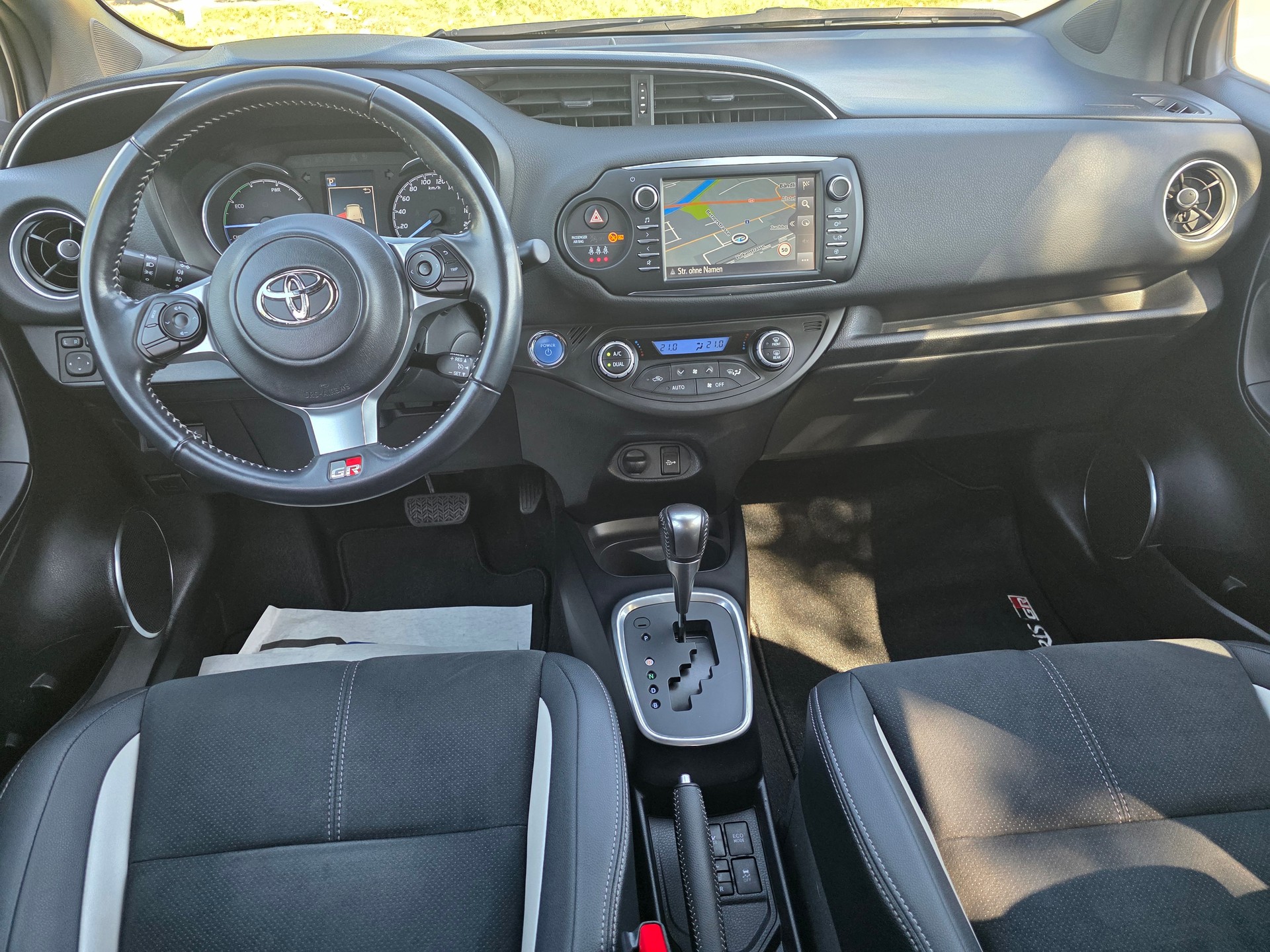 TOYOTA Yaris 1.5 VVT-i Hybrid GR-S e-CVT-image-14