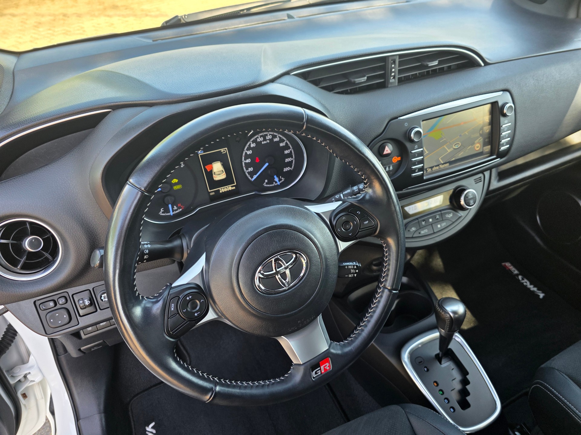TOYOTA Yaris 1.5 VVT-i Hybrid GR-S e-CVT-image-12