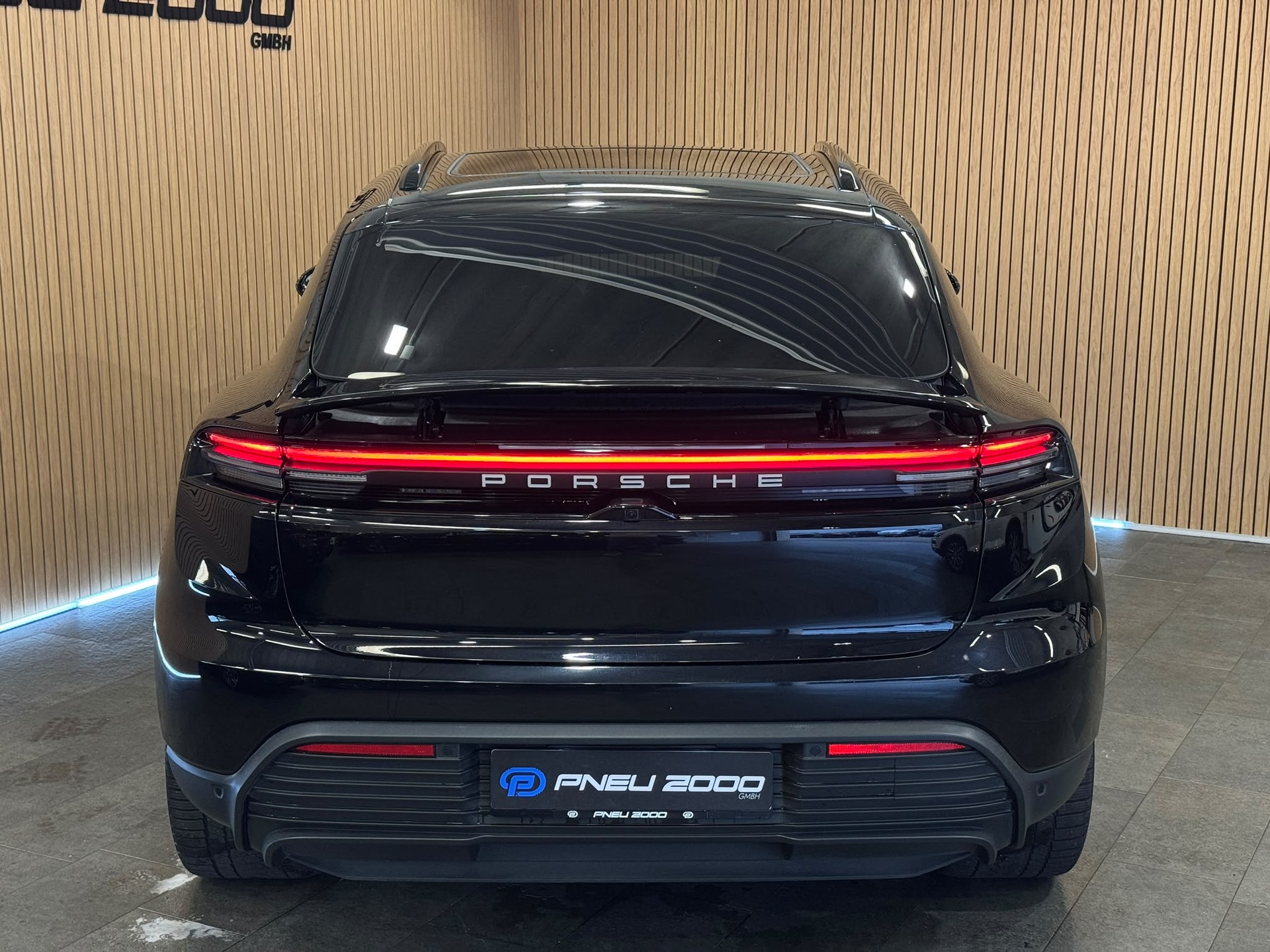 PORSCHE Macan 4 100kWh-image-6