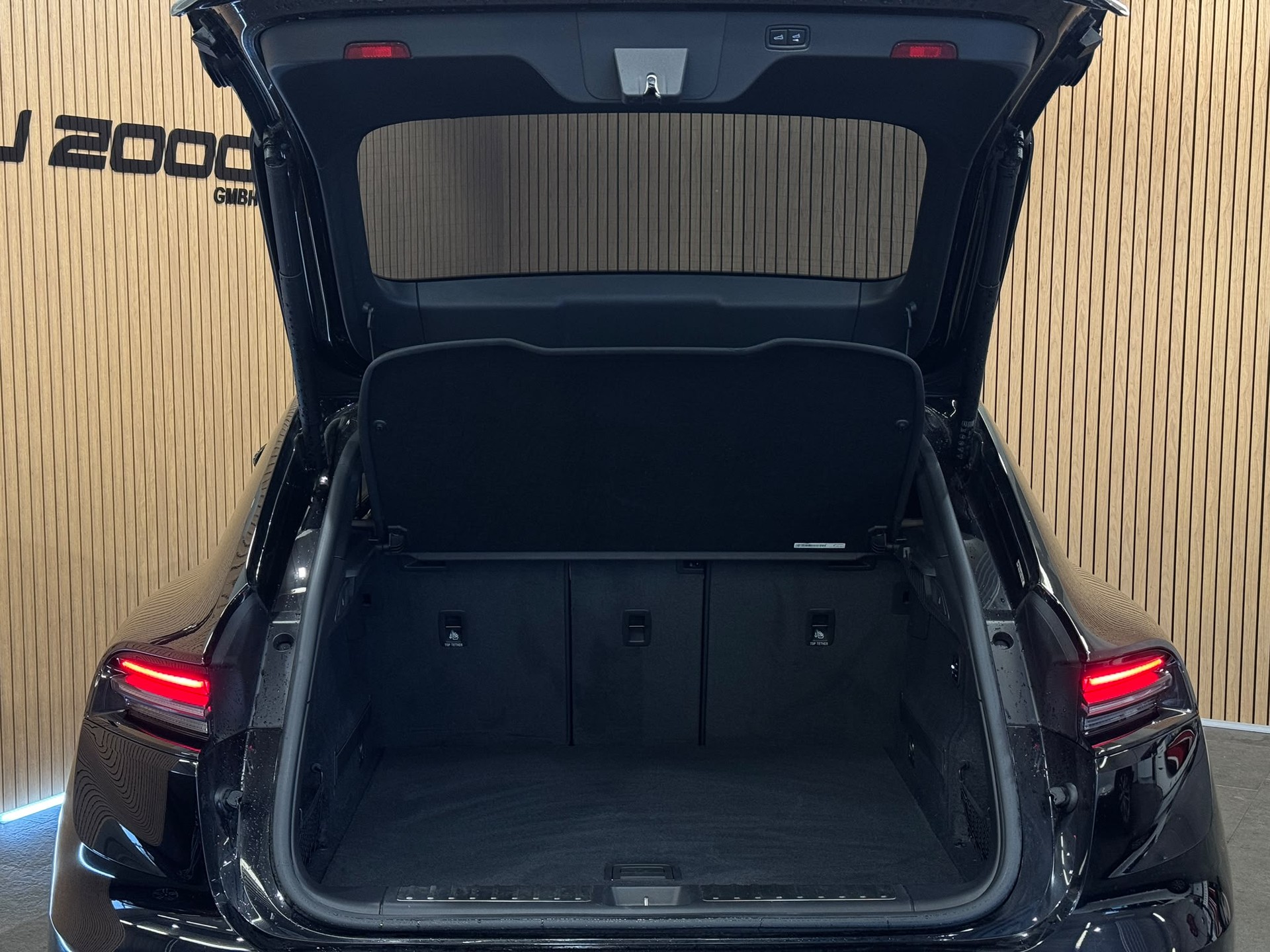 PORSCHE Macan 4 100kWh-image-8
