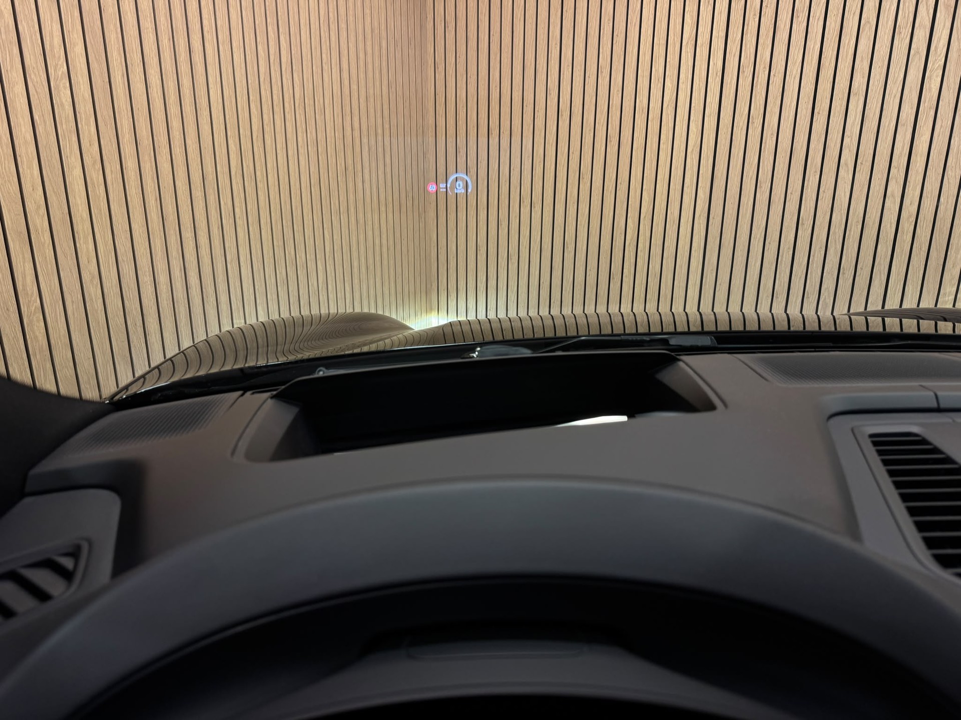 PORSCHE Macan 4 100kWh-image-14
