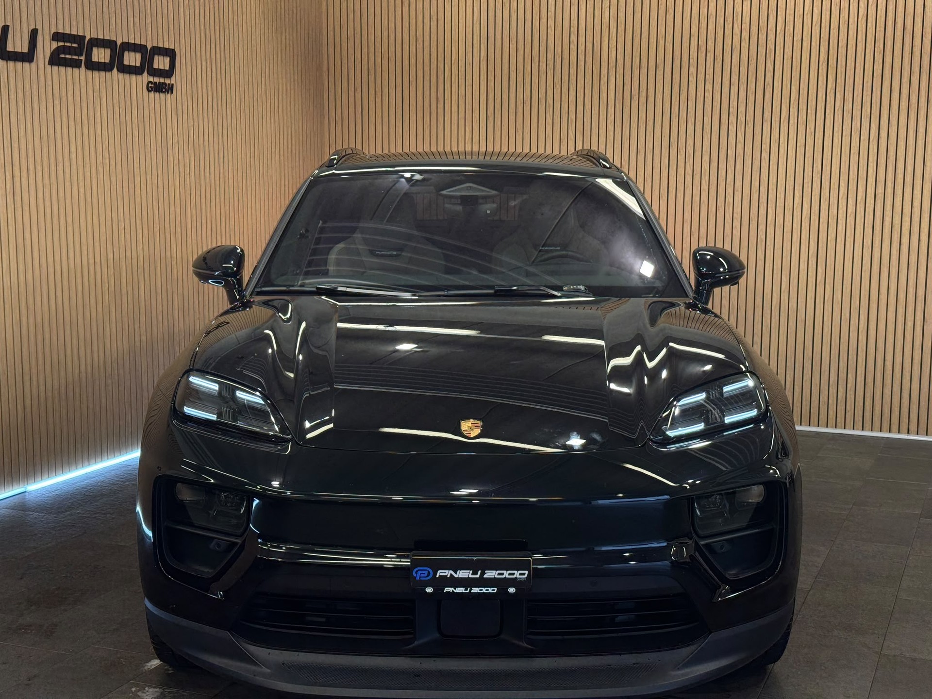 PORSCHE Macan 4 100kWh-showroom-element-3