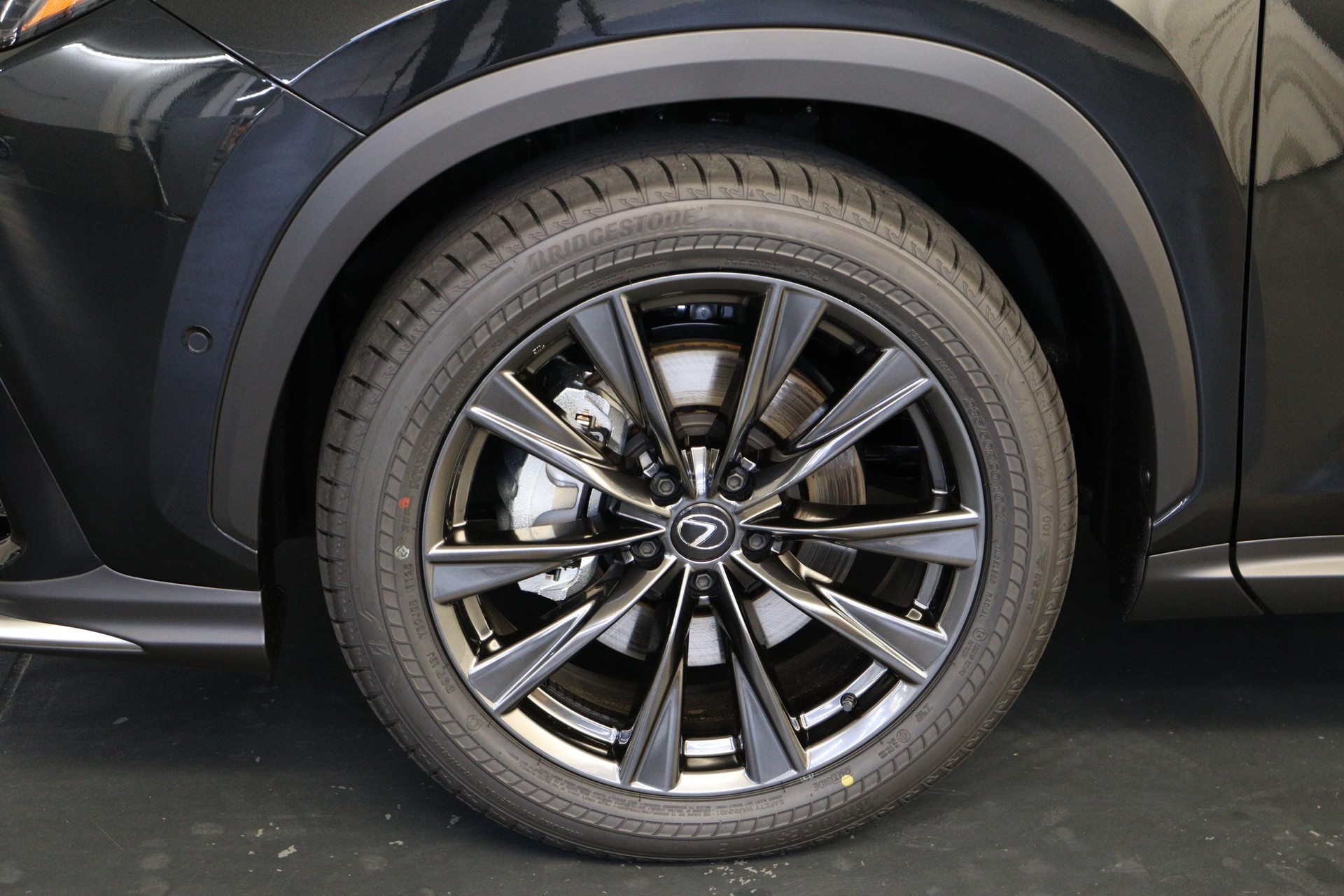 LEXUS NX 450h+ F-Sport-image-21