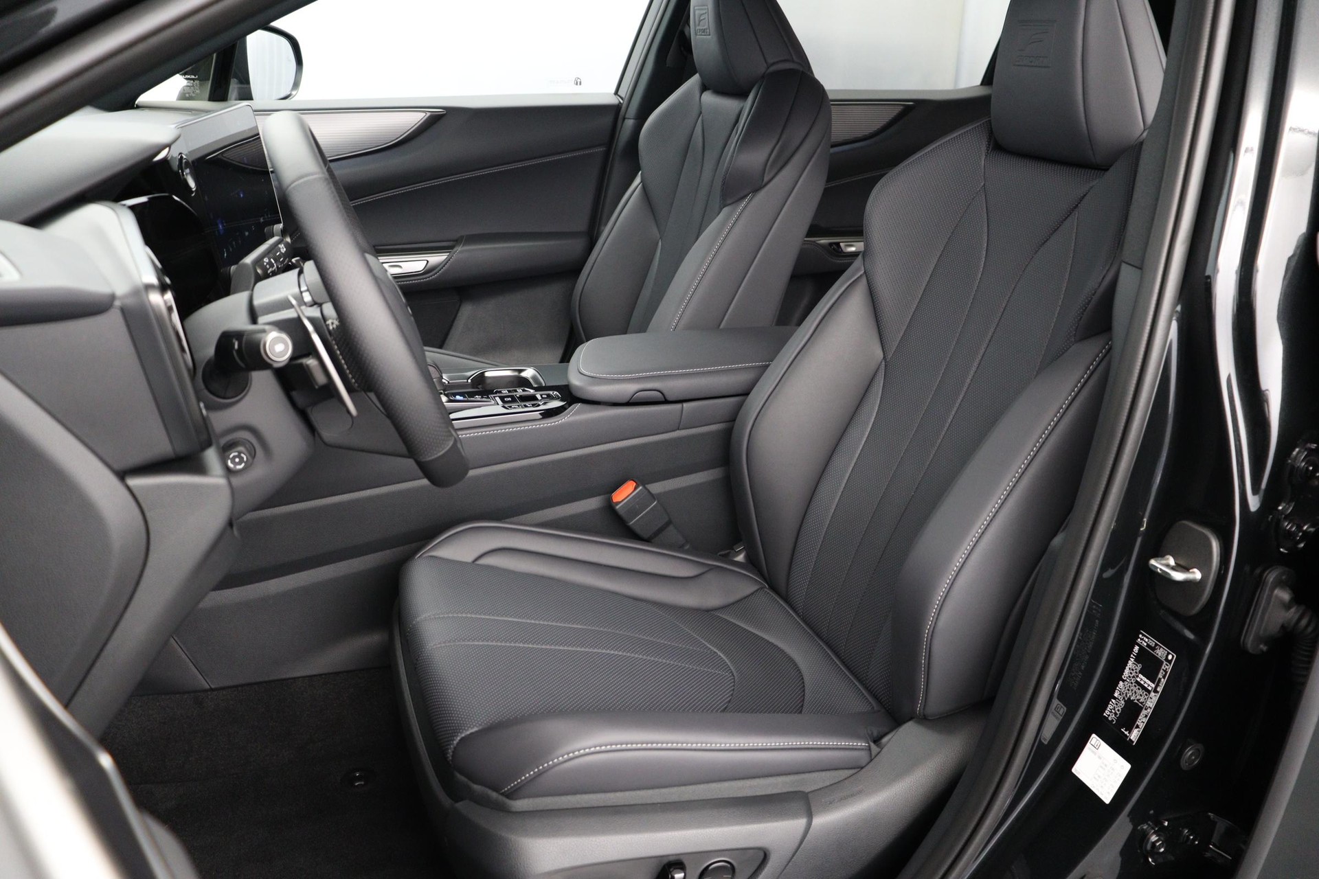 LEXUS NX 450h+ F-Sport-image-19