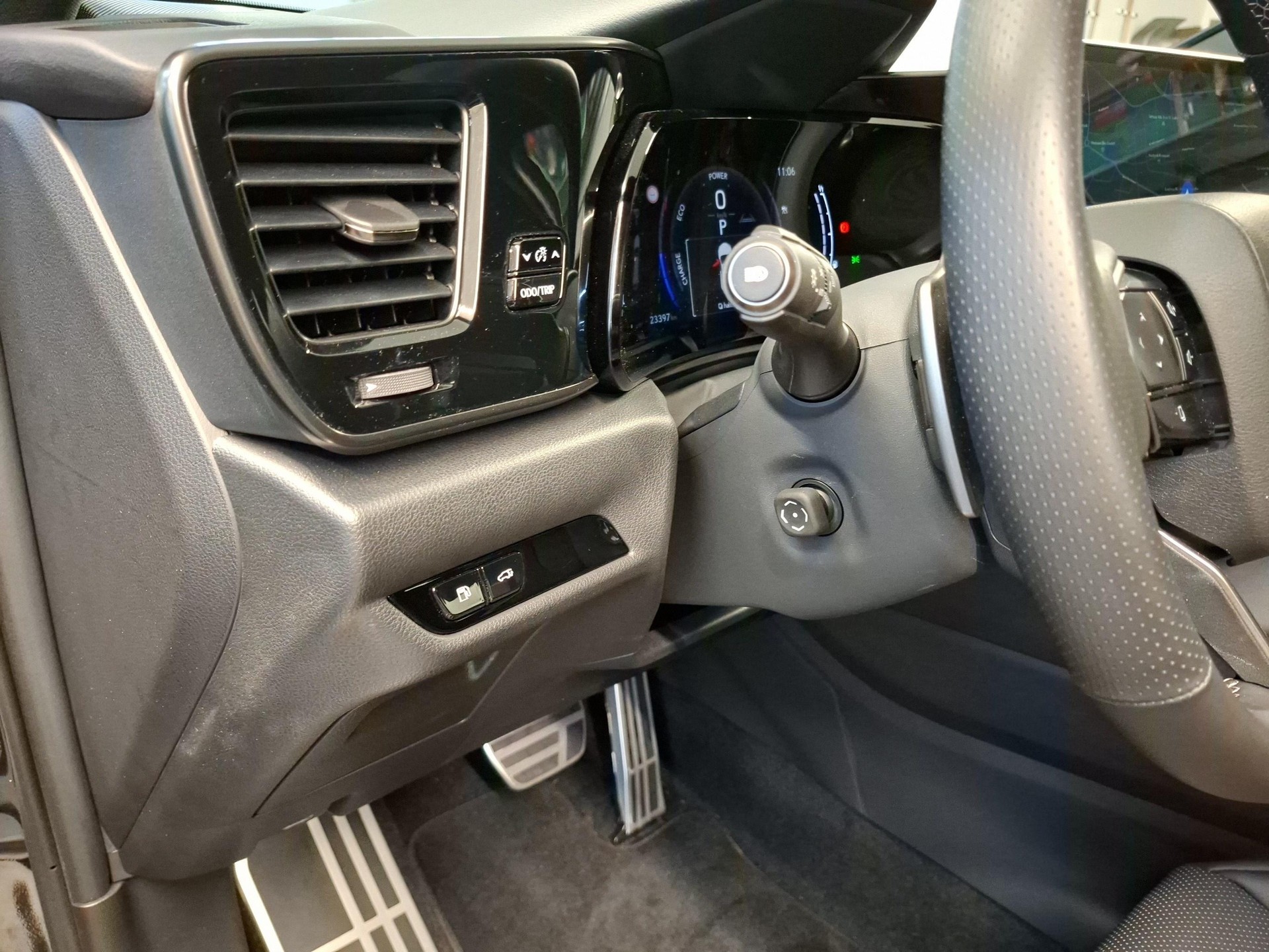 LEXUS NX 450h+ F-Sport-image-17