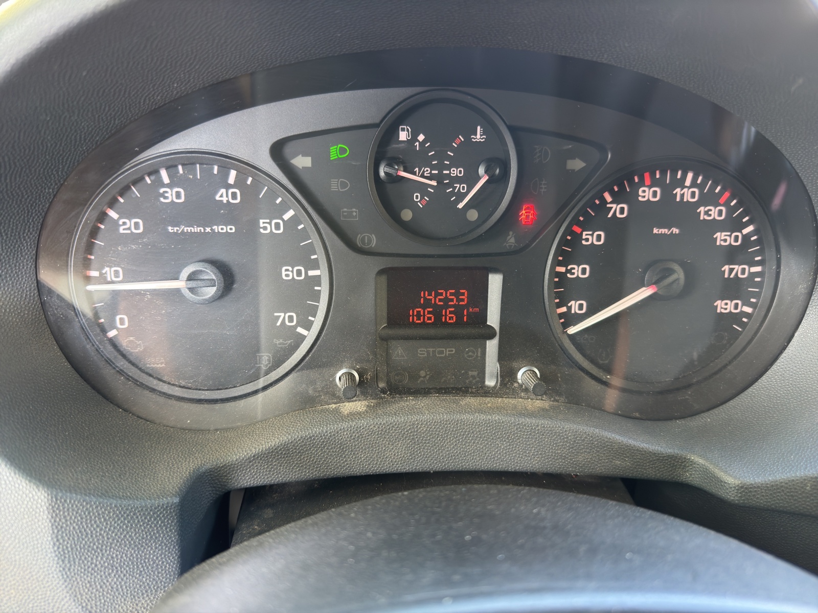 PEUGEOT Expert 1.6 HDi 227 L1H1-image-11