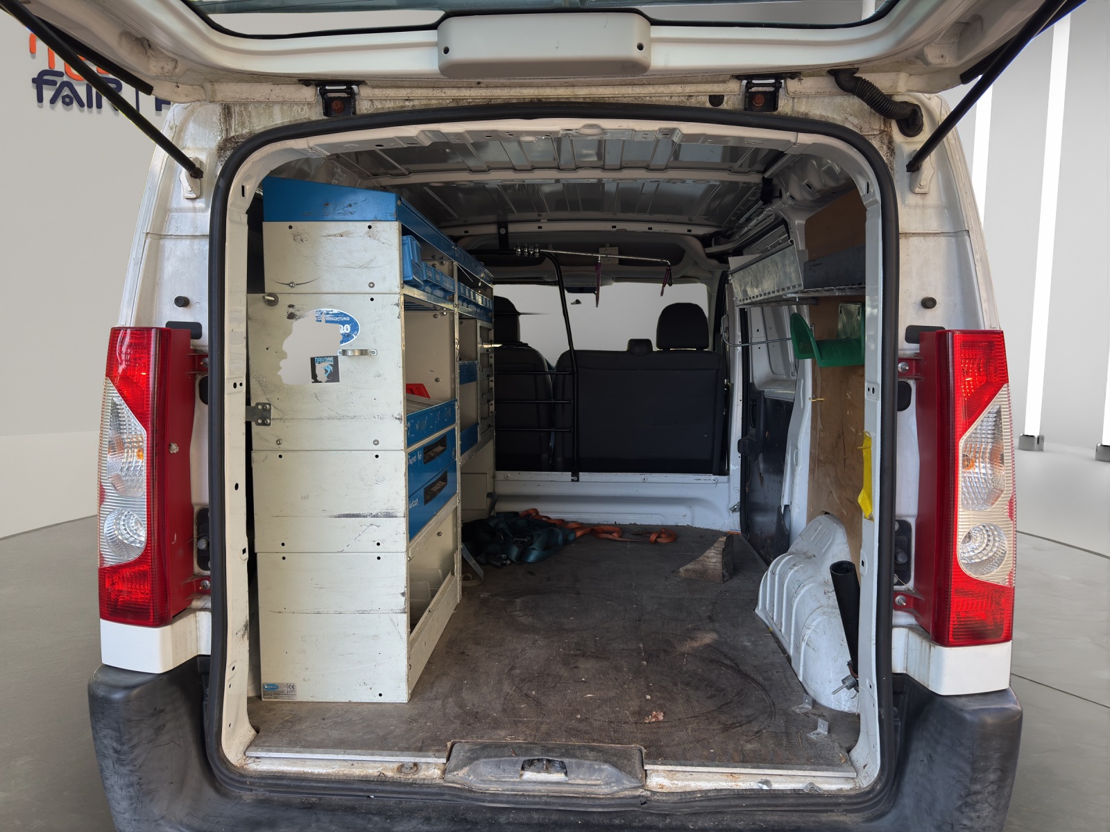 PEUGEOT Expert 1.6 HDi 227 L1H1-image-14