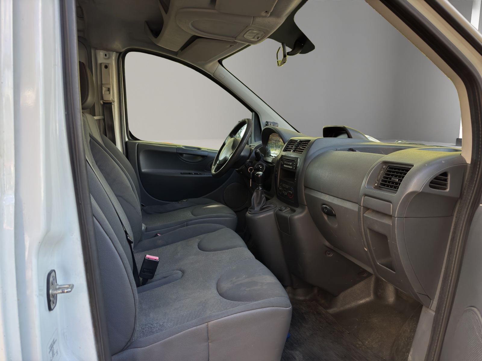 PEUGEOT Expert 1.6 HDi 227 L1H1-image-12