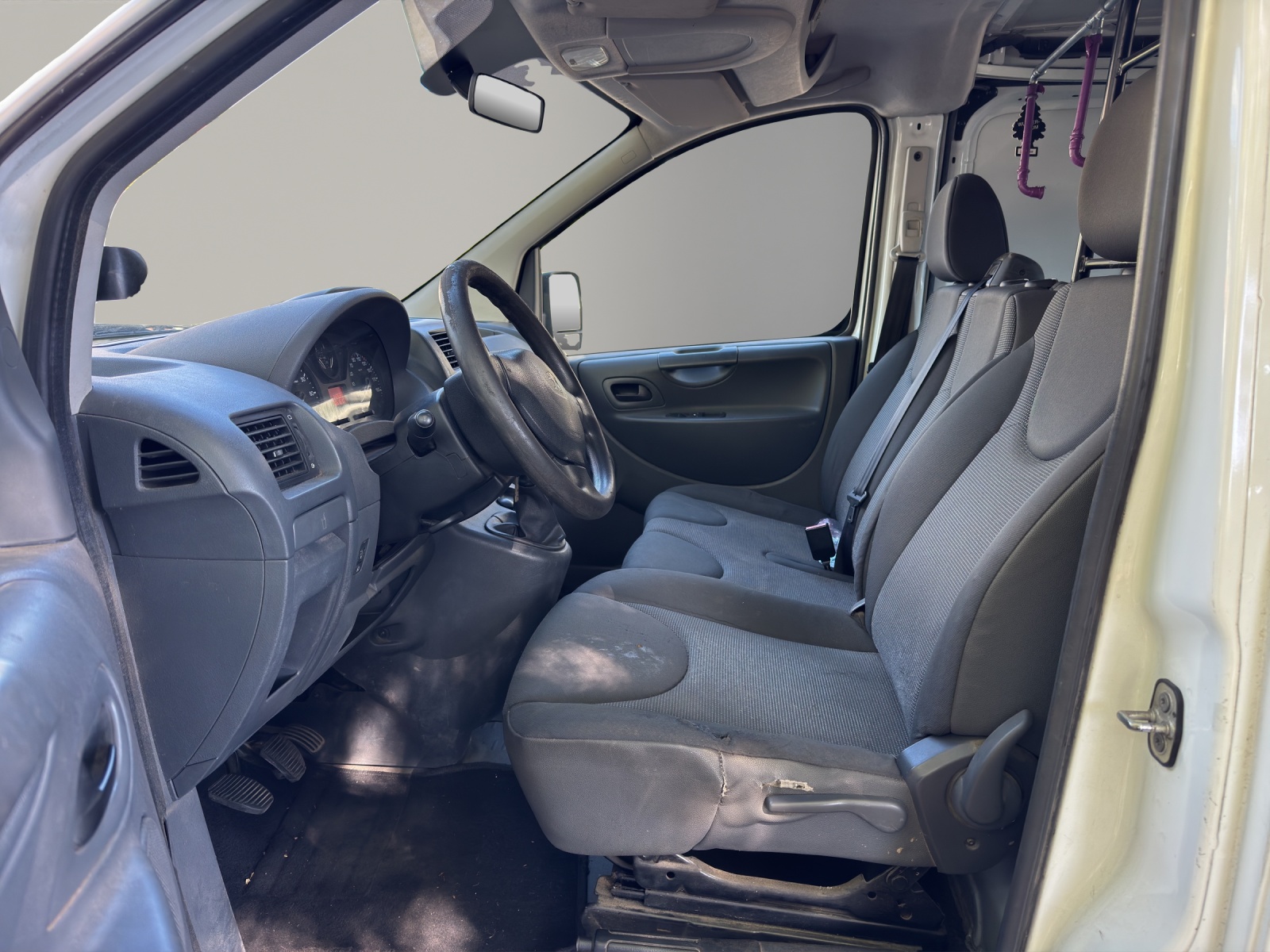 PEUGEOT Expert 1.6 HDi 227 L1H1-image-8