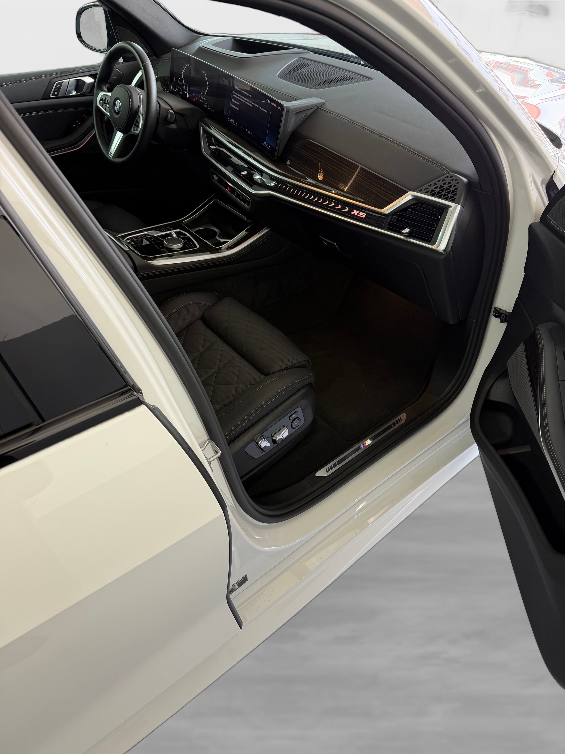 BMW X5 xDrive 48V 30d M Sport Steptronic-image-11