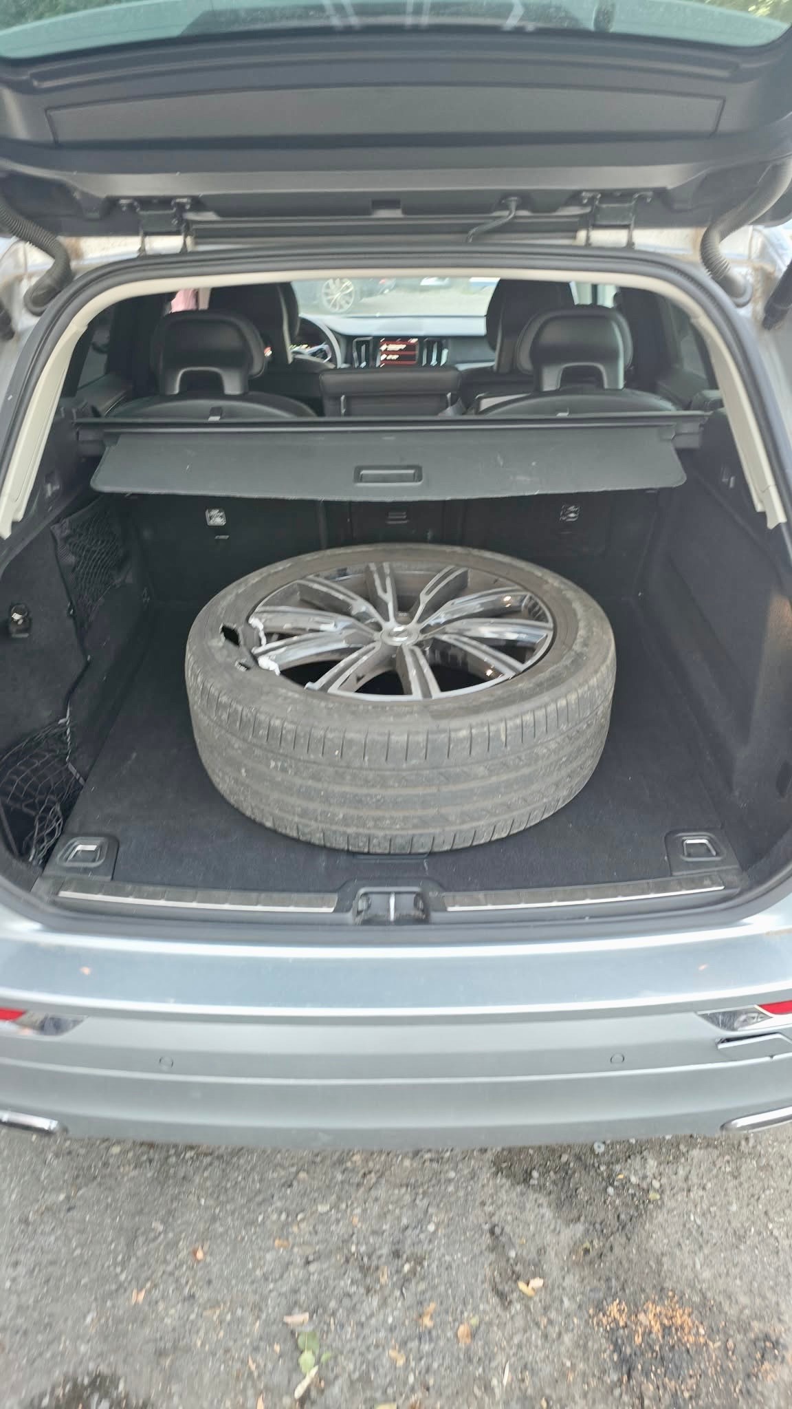 VOLVO XC60 T5 AWD Momentum Geartronic-image-14