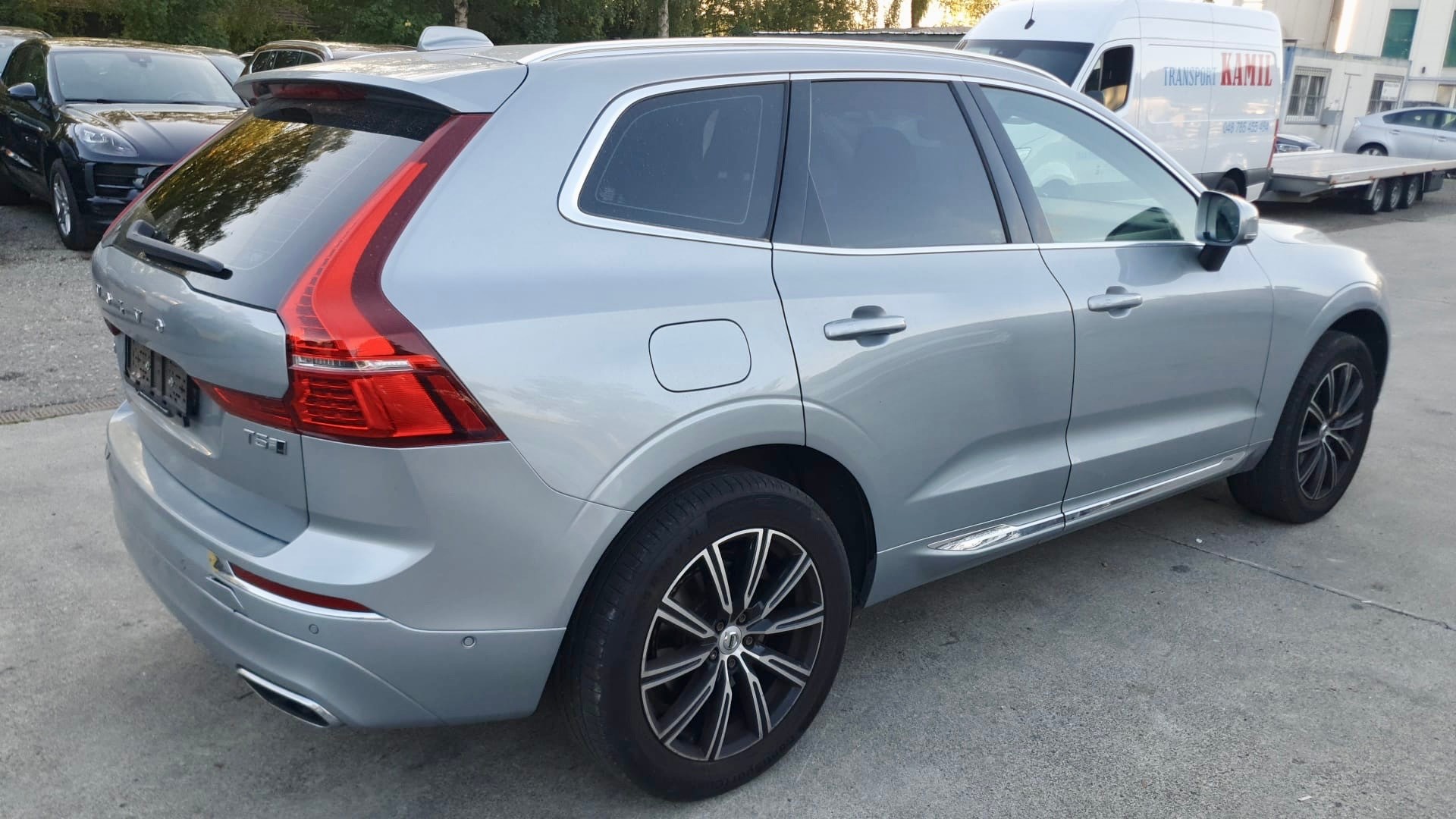 VOLVO XC60 T5 AWD Momentum Geartronic-image-2