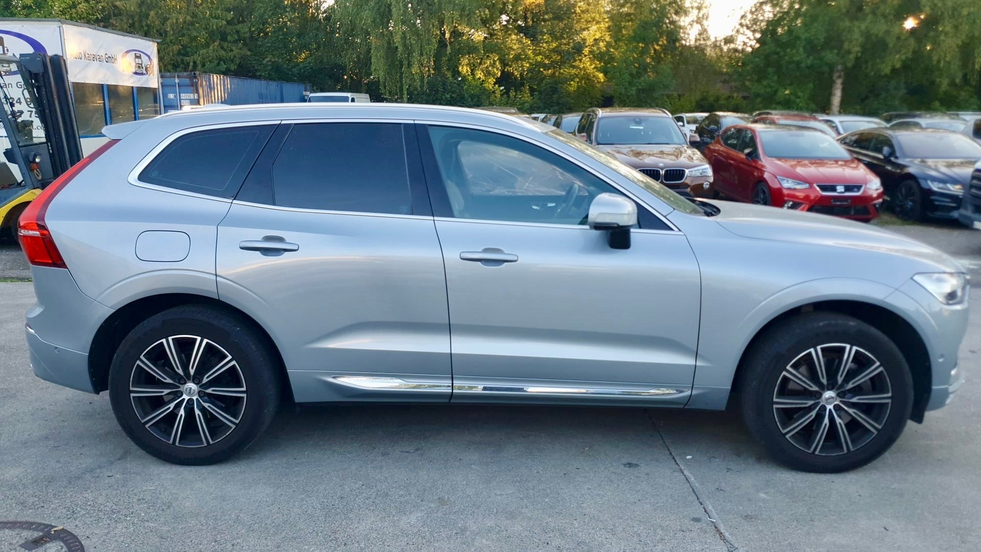 VOLVO XC60 T5 AWD Momentum Geartronic-image-4