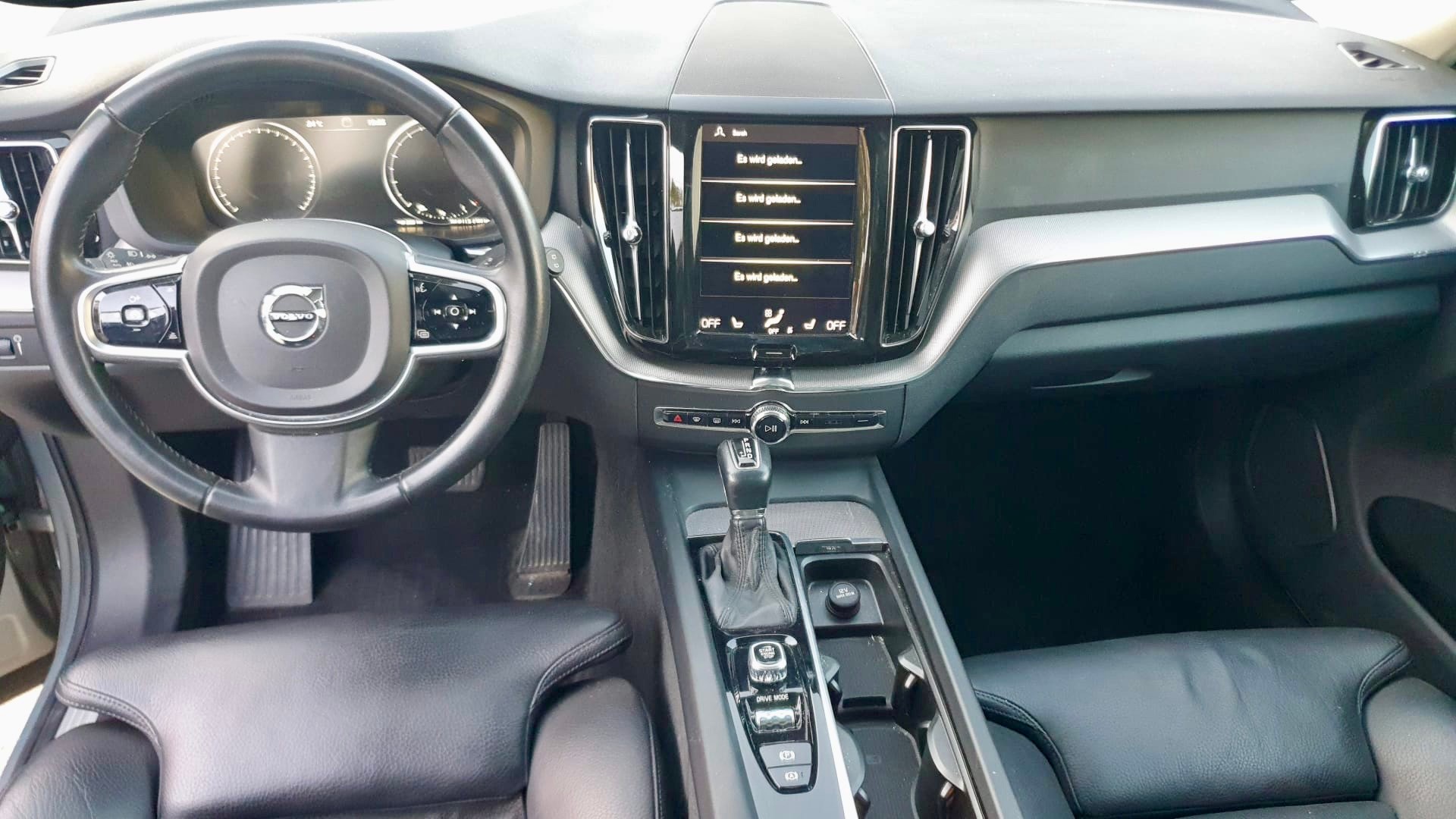 VOLVO XC60 T5 AWD Momentum Geartronic-image-8