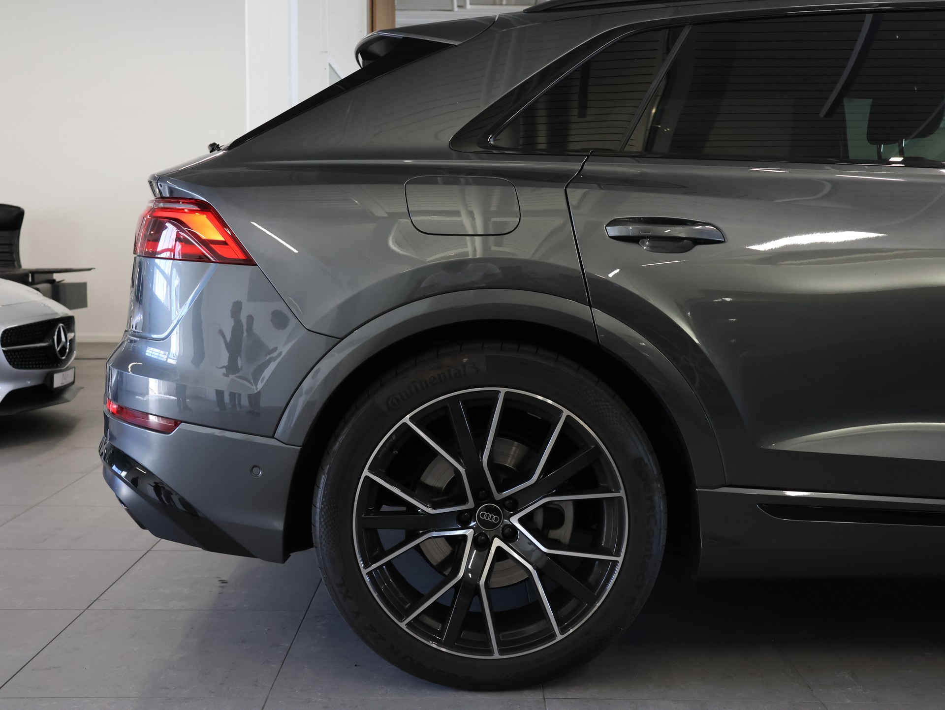 AUDI Q8 50 TDI quattro tiptronic *S-LINE*DAYTONGRAU-LACKIERUNG*-image-8