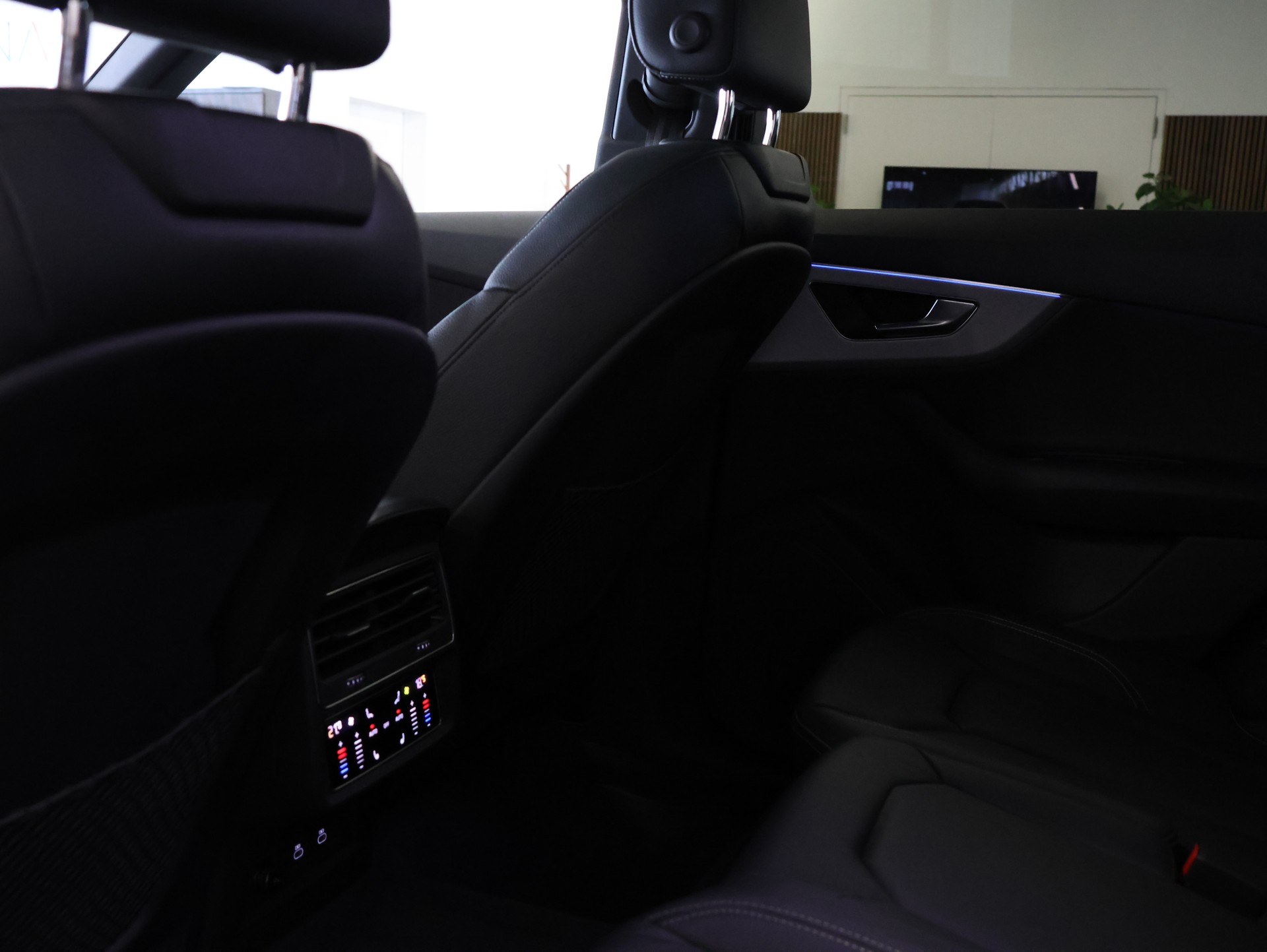 AUDI Q8 50 TDI quattro tiptronic *S-LINE*DAYTONGRAU-LACKIERUNG*-image-26