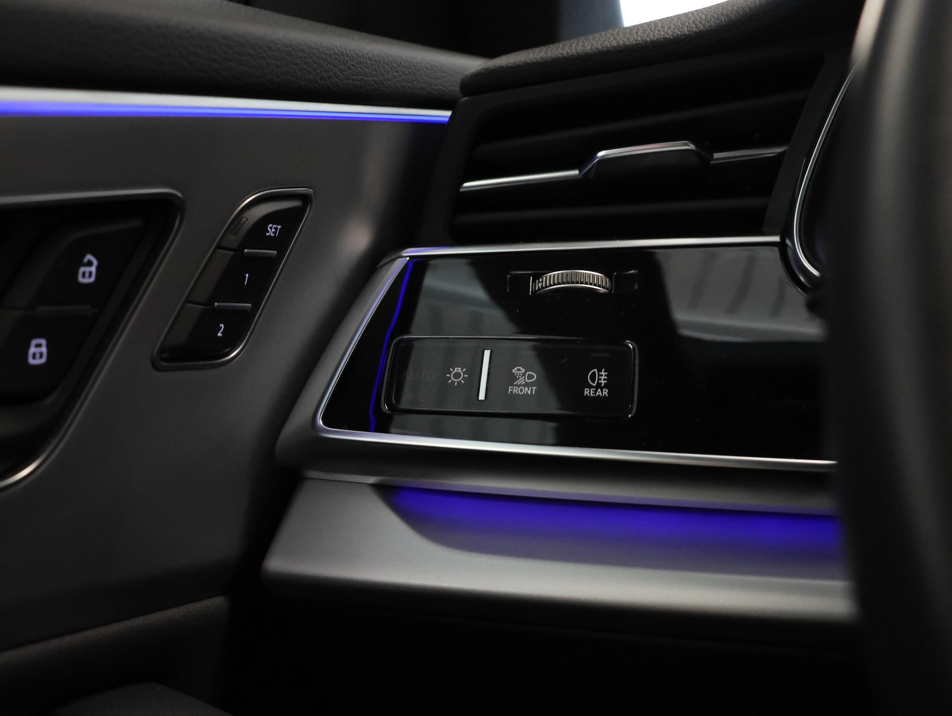 AUDI Q8 50 TDI quattro tiptronic *S-LINE*DAYTONGRAU-LACKIERUNG*-image-18