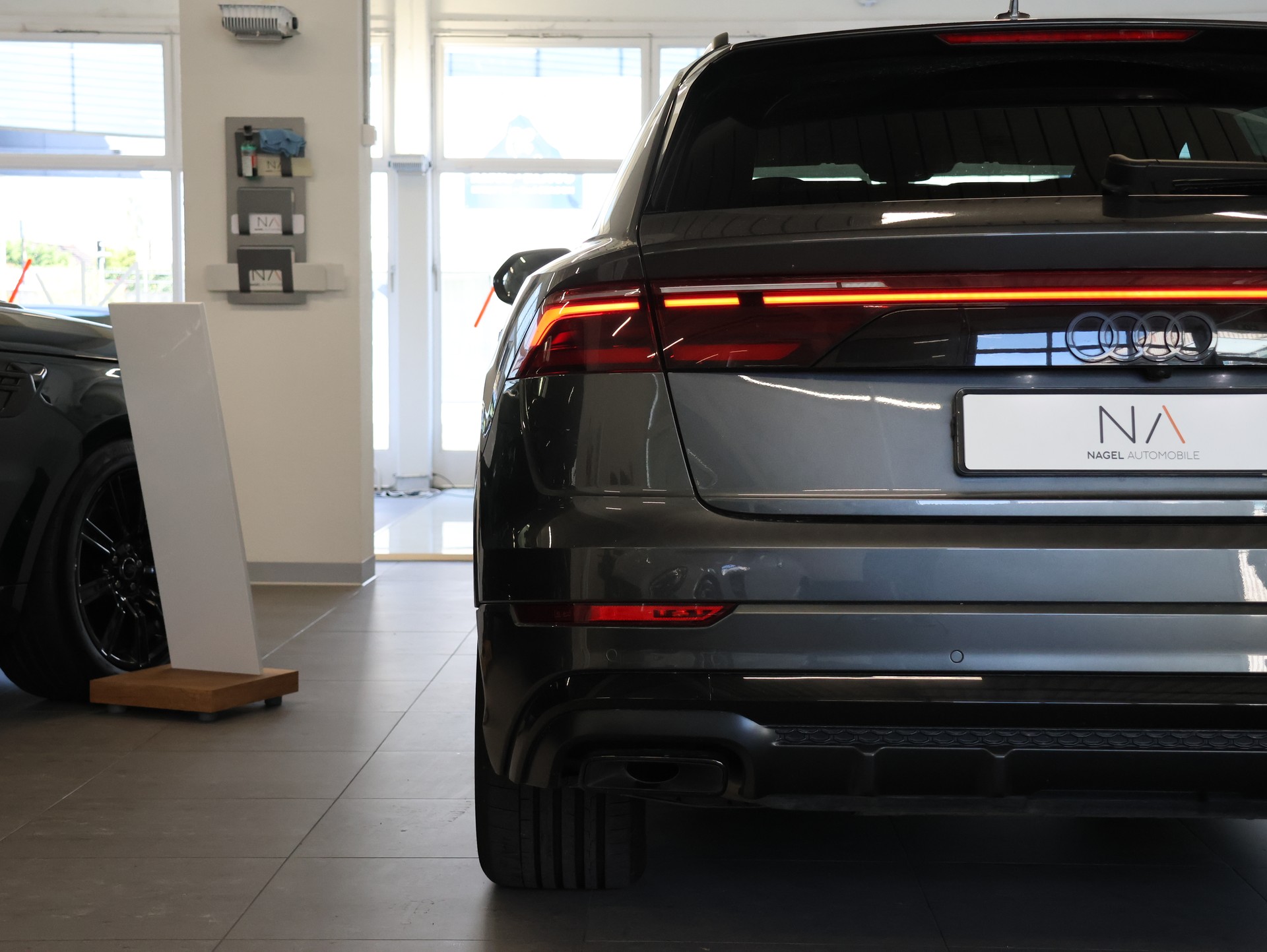 AUDI Q8 50 TDI quattro tiptronic *S-LINE*DAYTONGRAU-LACKIERUNG*-image-5
