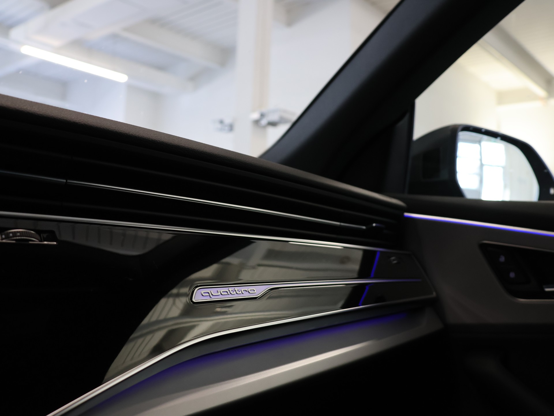 AUDI Q8 50 TDI quattro tiptronic *S-LINE*DAYTONGRAU-LACKIERUNG*-image-24