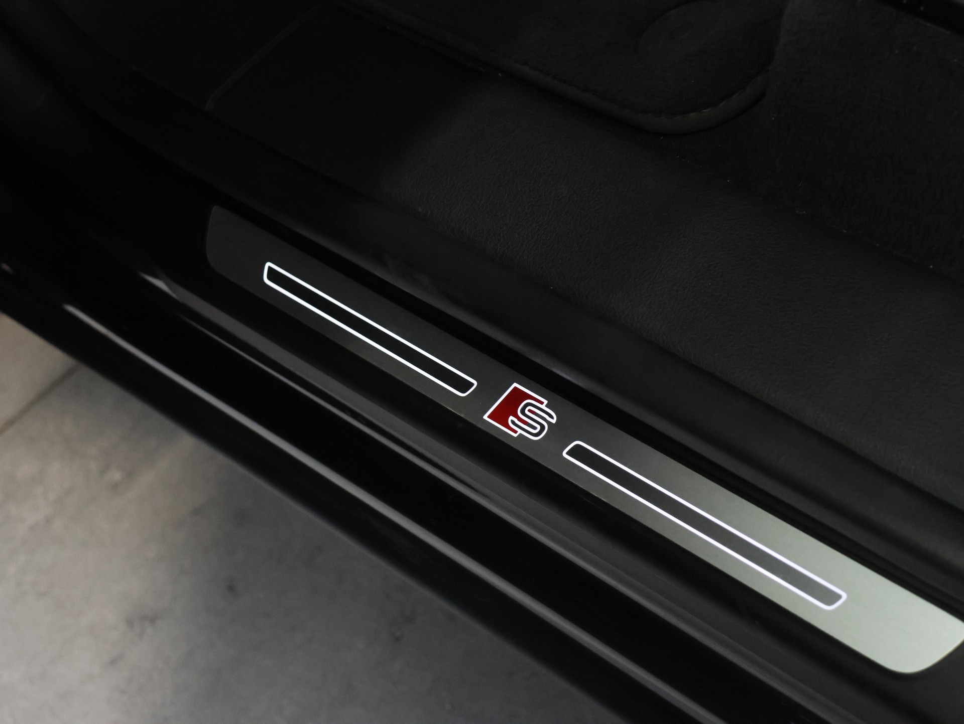 AUDI Q8 50 TDI quattro tiptronic *S-LINE*DAYTONGRAU-LACKIERUNG*-image-11