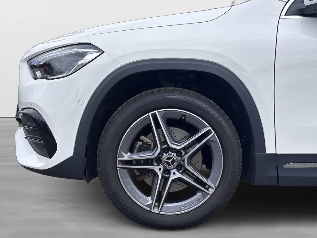MERCEDES-BENZ GLA 250 e Style-image-4