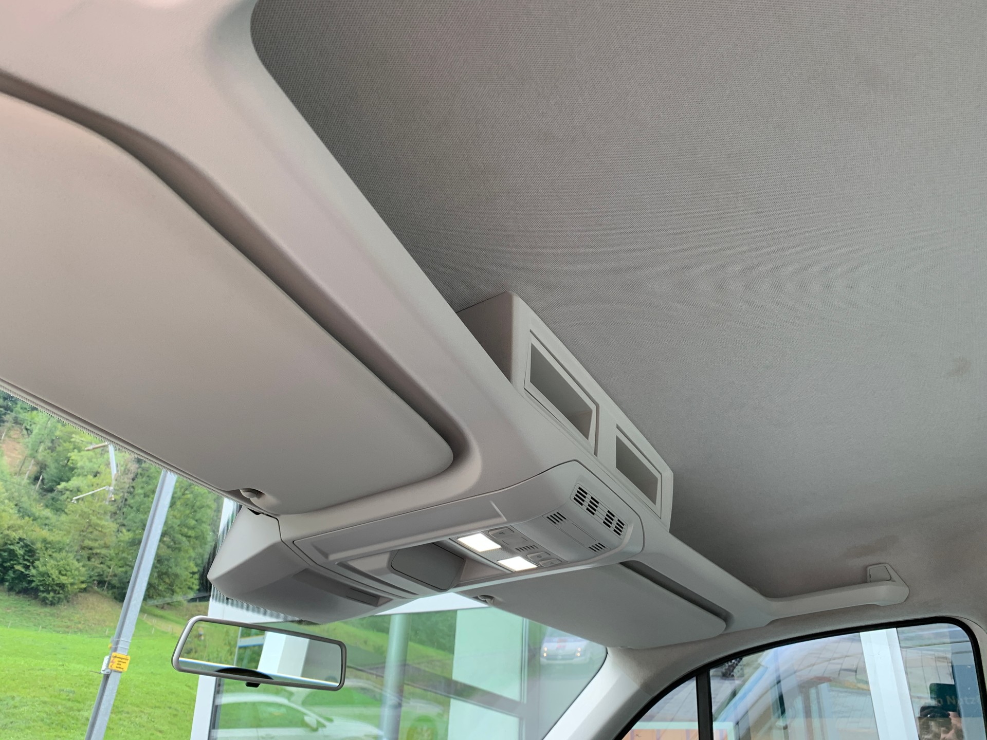 VW Crafter 35 2.0 TDI L3 4Motion-image-9