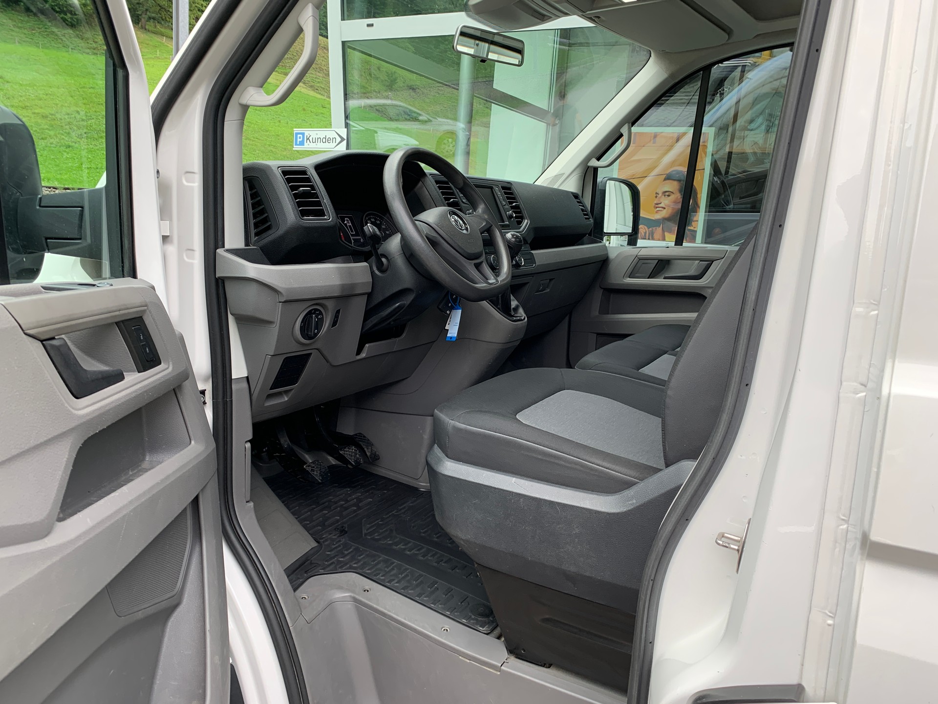 VW Crafter 35 2.0 TDI L3 4Motion-image-6