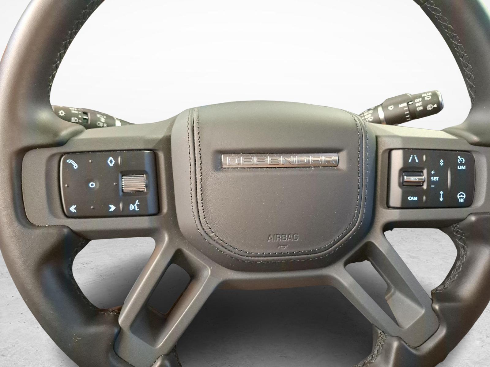 LAND ROVER Defender 110 3.0 D I6 300 X-image-15