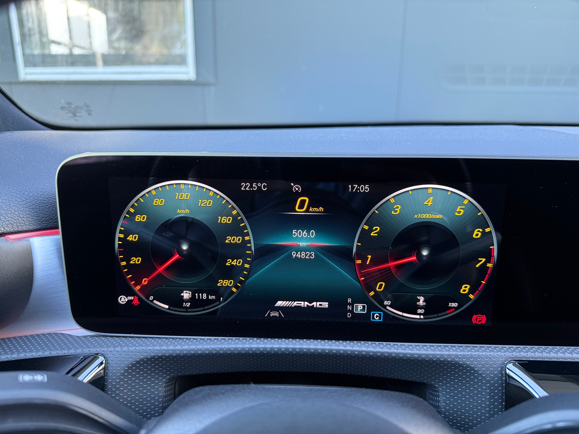 MERCEDES-BENZ A 35 AMG 4Matic Speedshift-image-9
