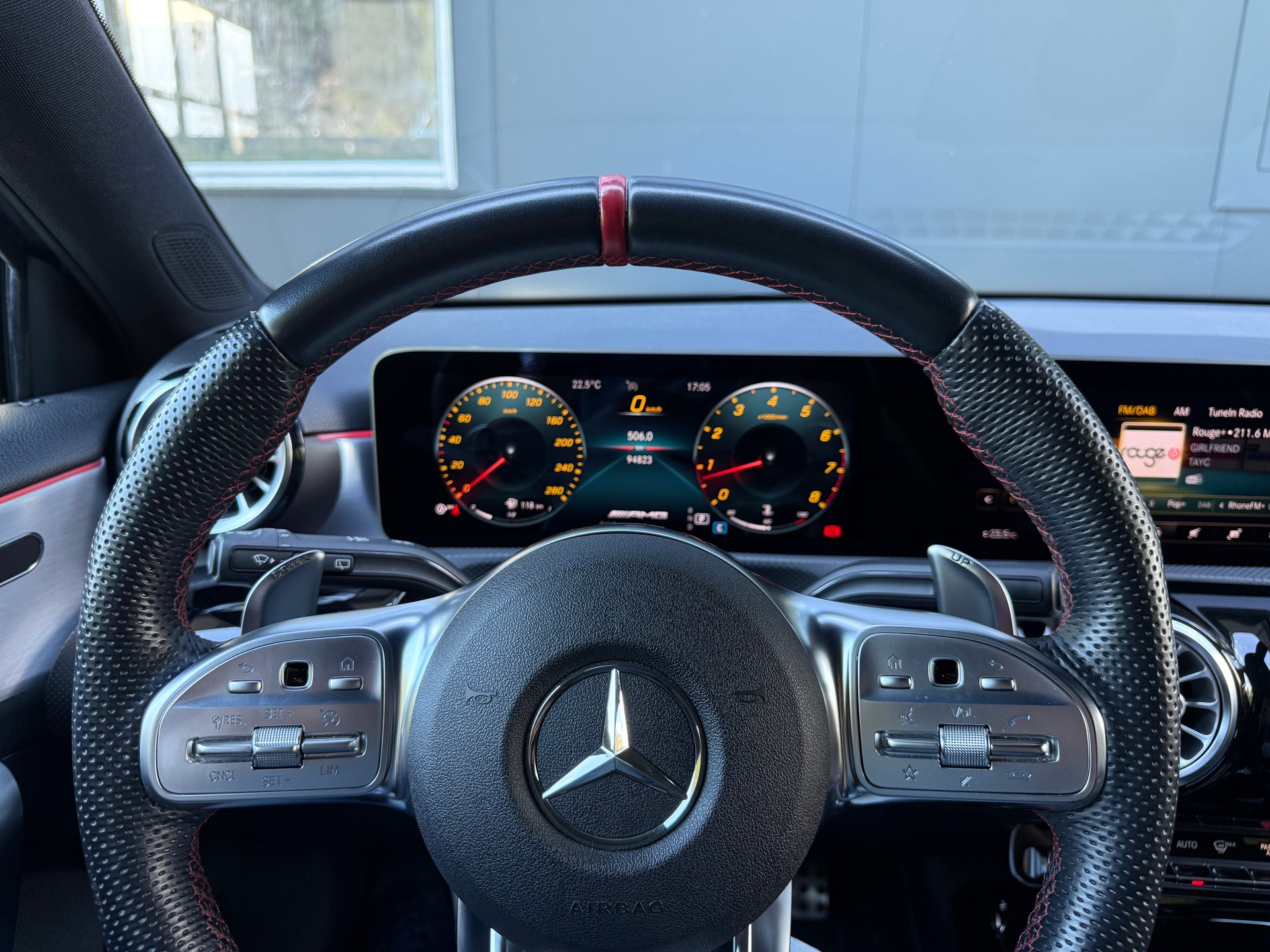 MERCEDES-BENZ A 35 AMG 4Matic Speedshift-image-7