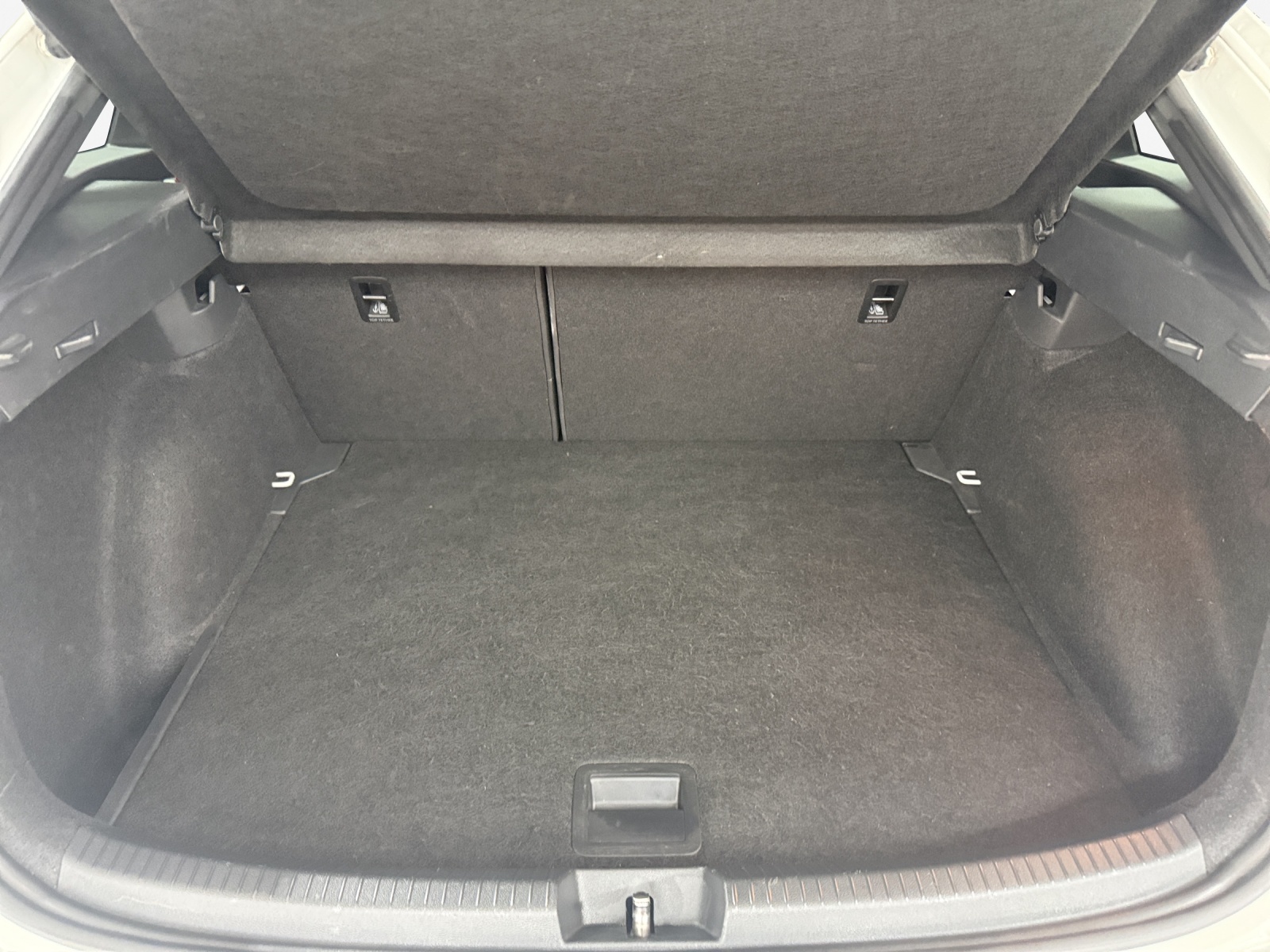 VW Taigo 1.0 TSI R-Line DSG-image-12