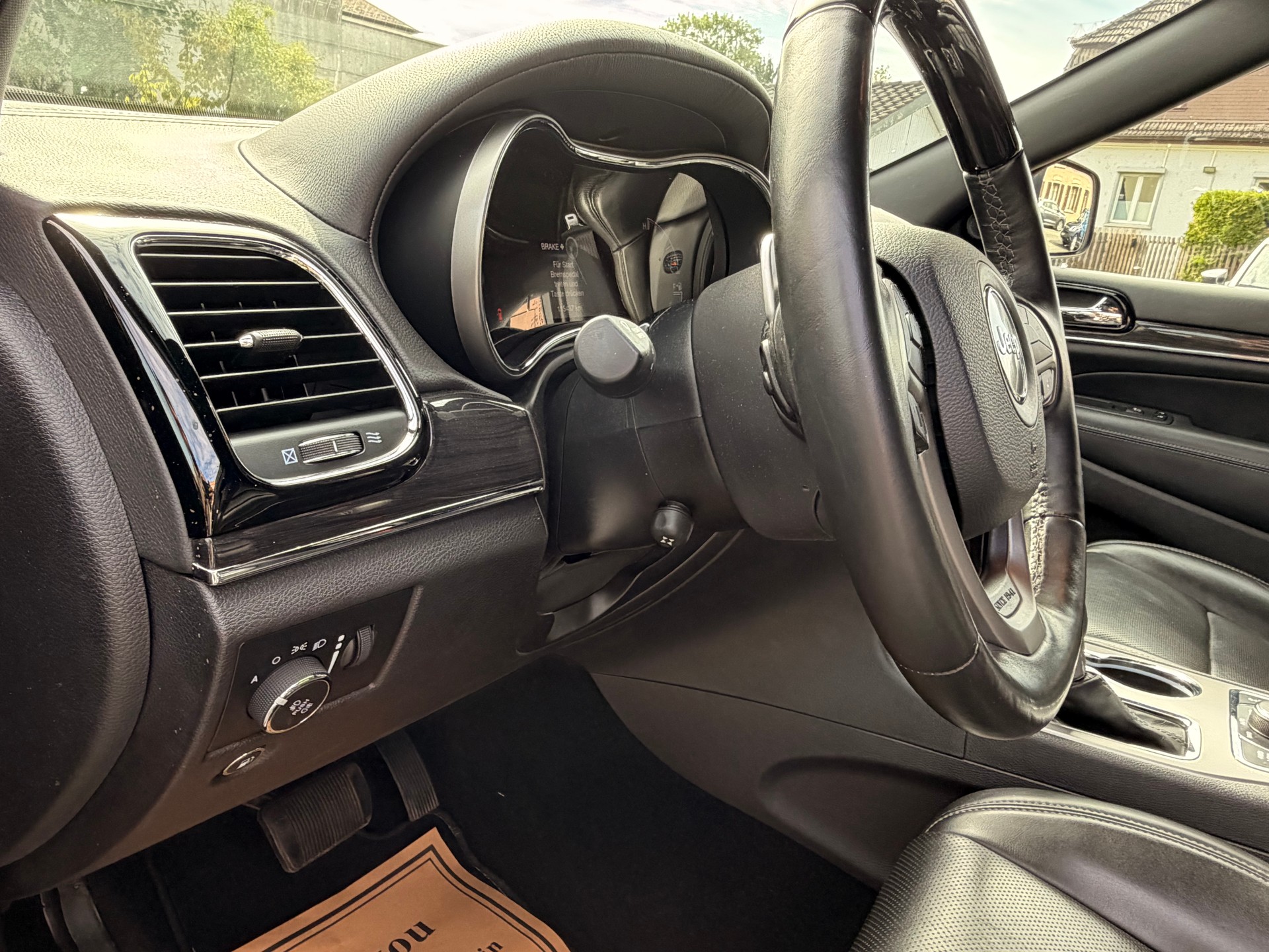 JEEP Grand Cherokee 3.0 CRD Overland Automatic-image-20