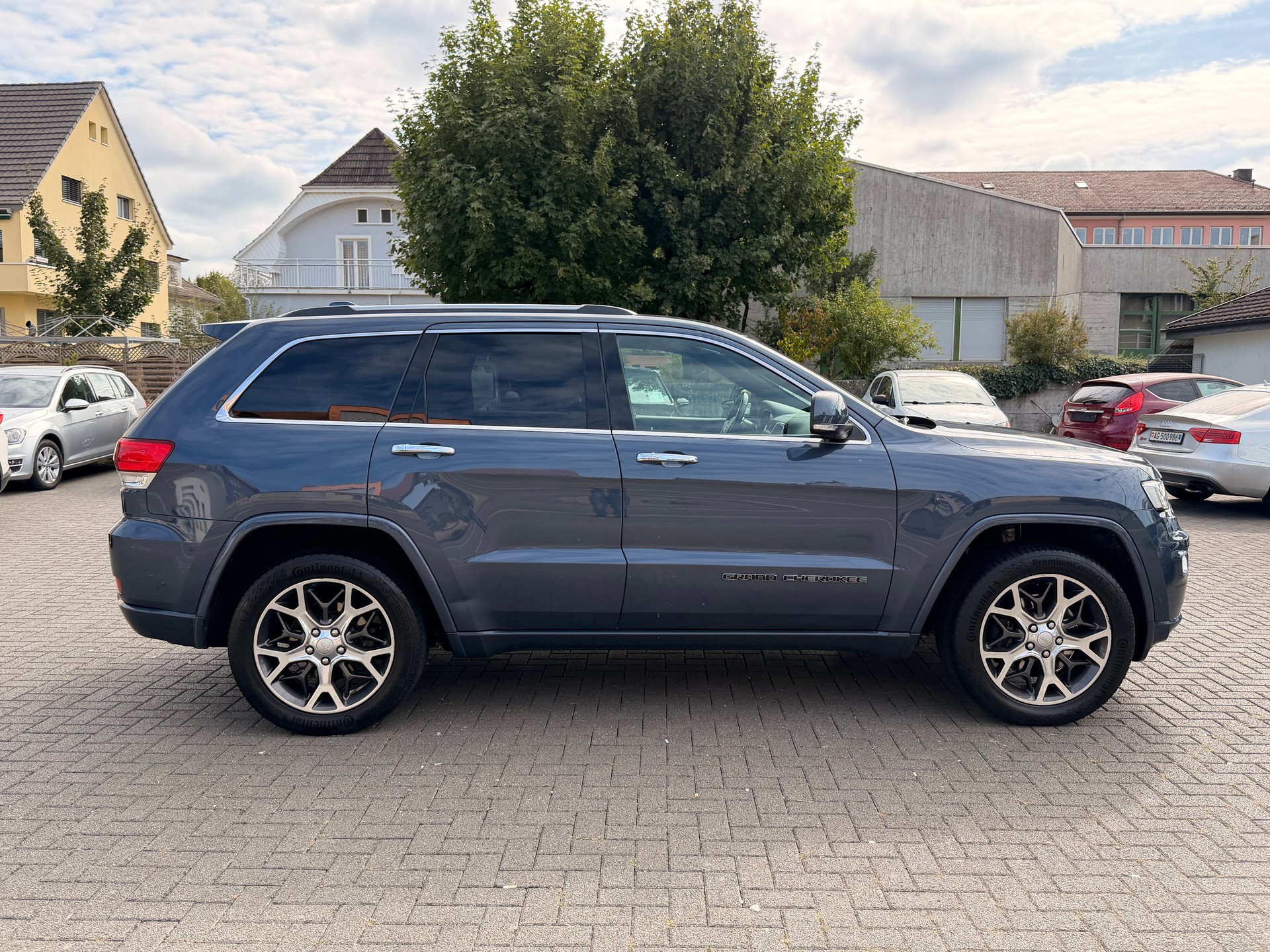 JEEP Grand Cherokee 3.0 CRD Overland Automatic-image-4