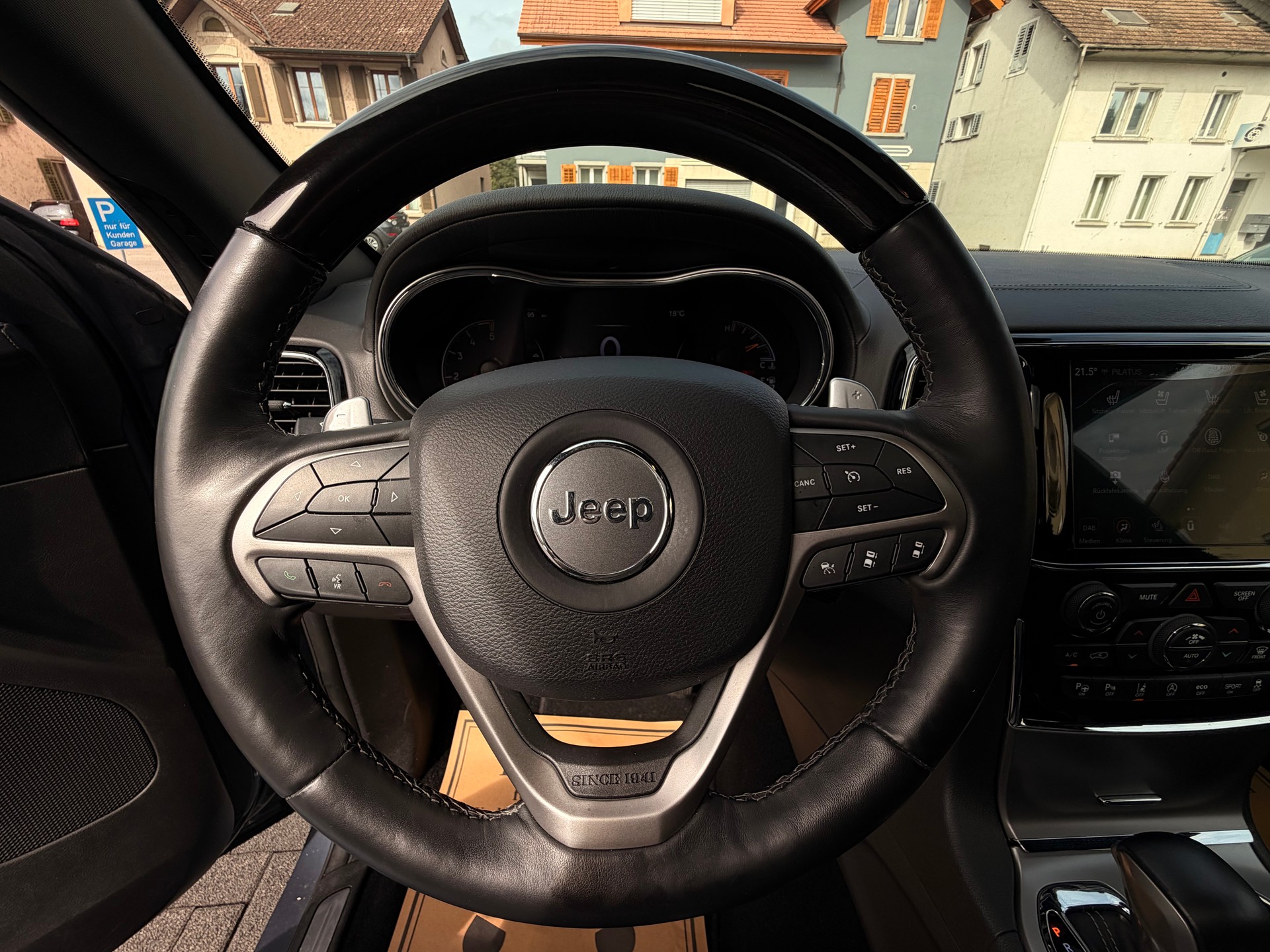 JEEP Grand Cherokee 3.0 CRD Overland Automatic-image-11