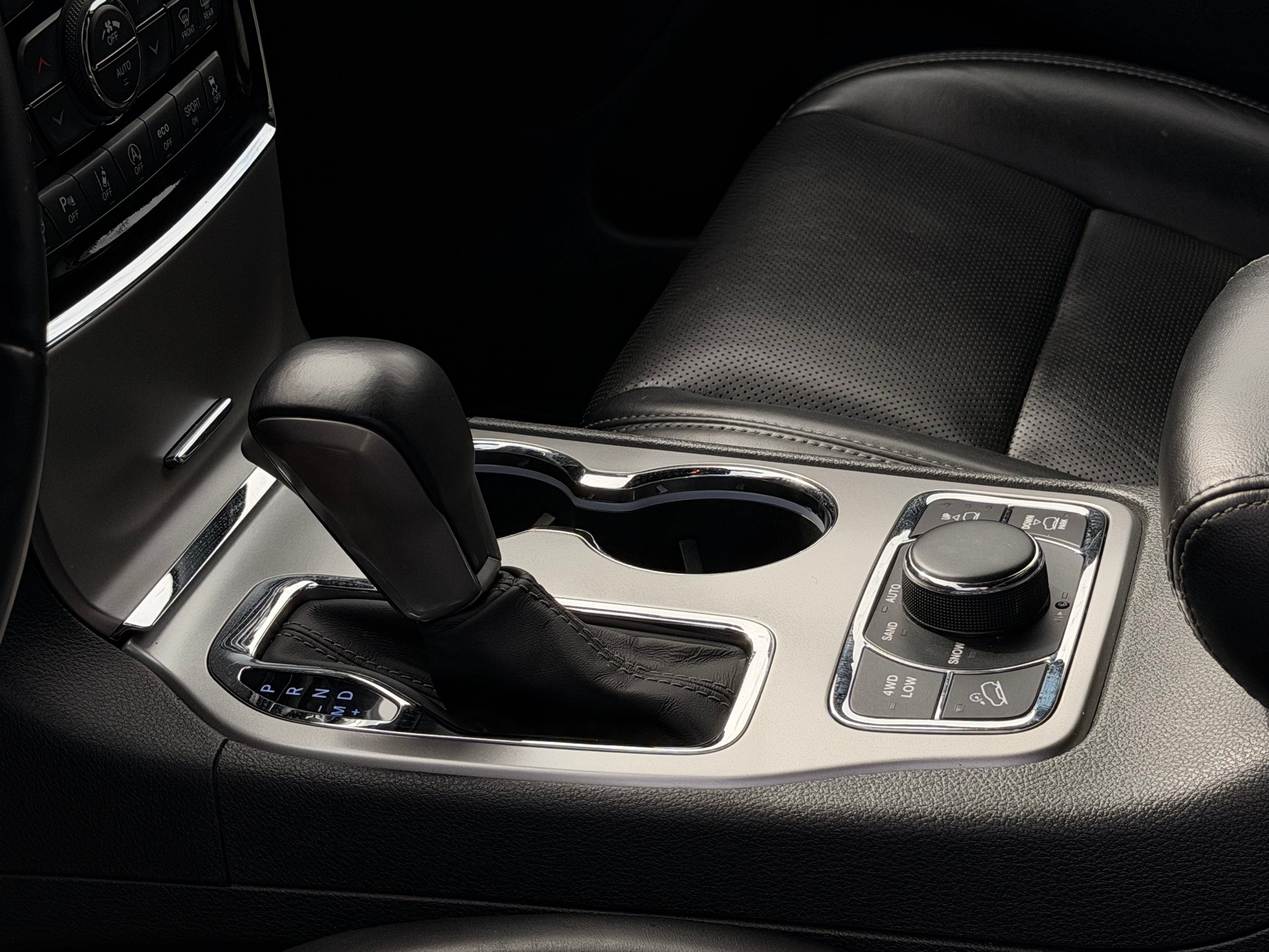 JEEP Grand Cherokee 3.0 CRD Overland Automatic-image-21