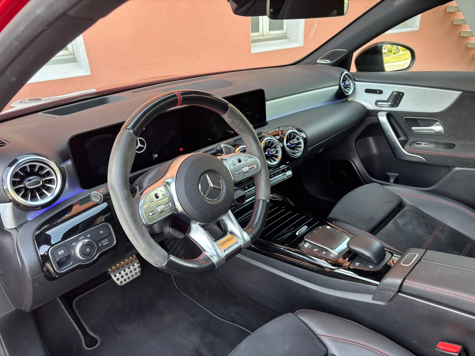 MERCEDES-BENZ A 45 S AMG 4matic+-image-5