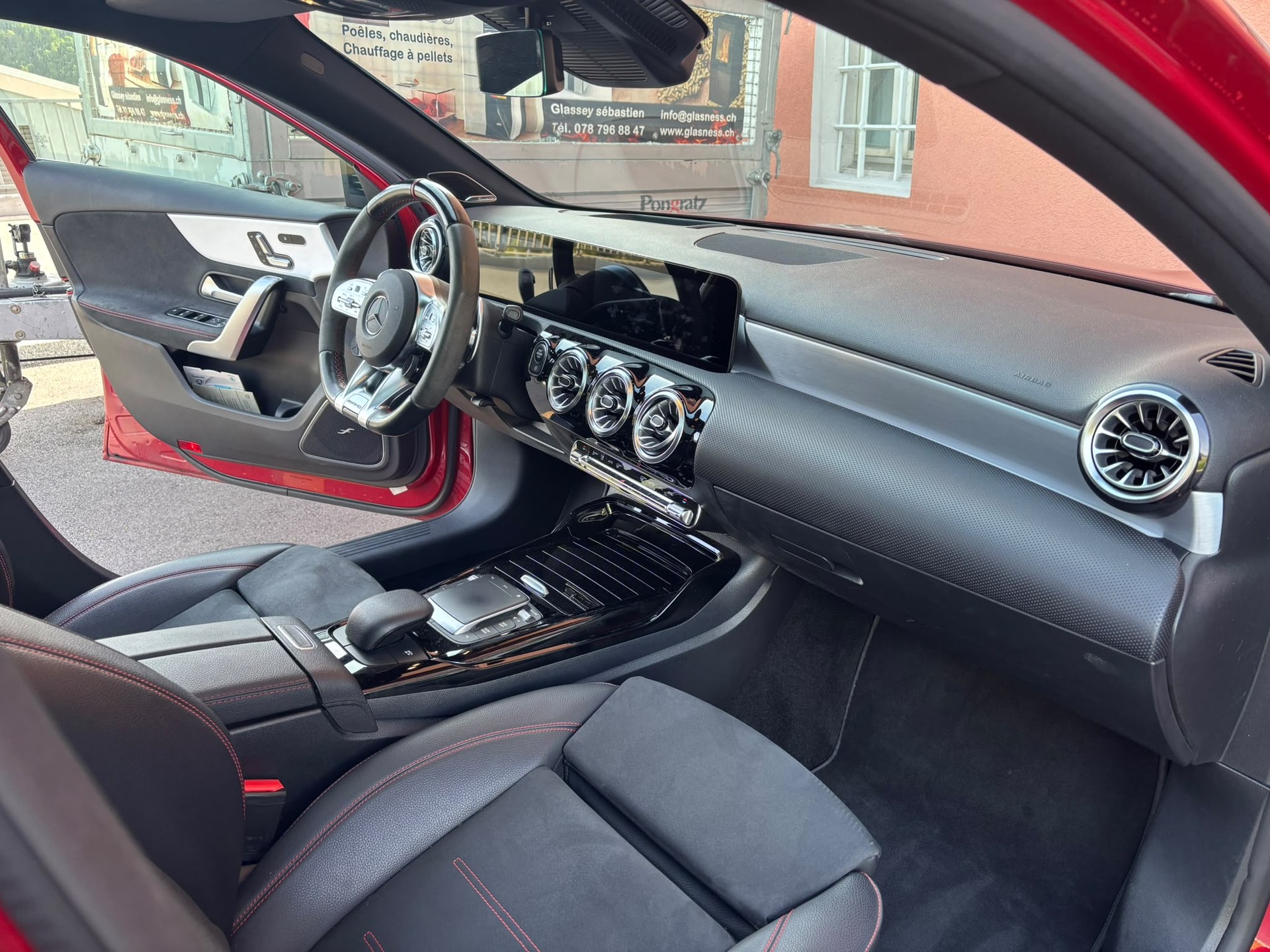 MERCEDES-BENZ A 45 S AMG 4matic+-image-4