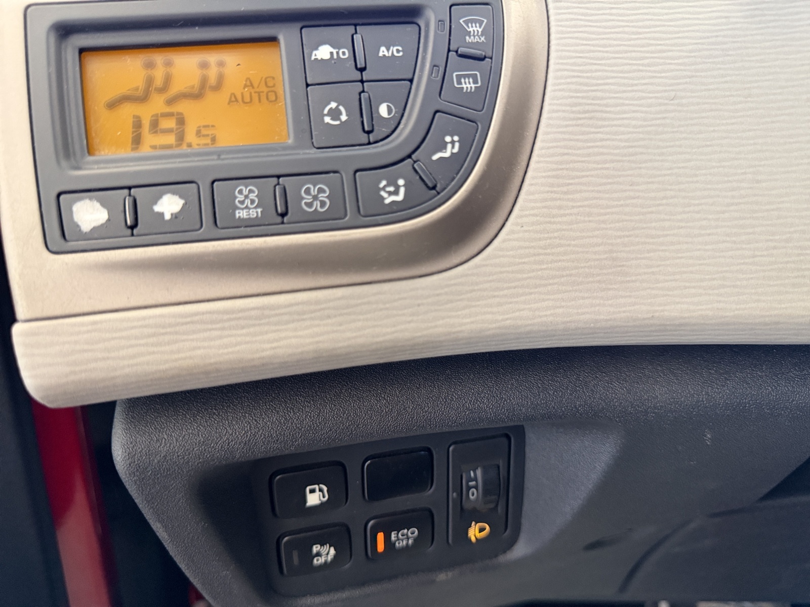 CITROEN Grand C4 Picasso 1.6 HDI 16V Séduction EGS6-image-18