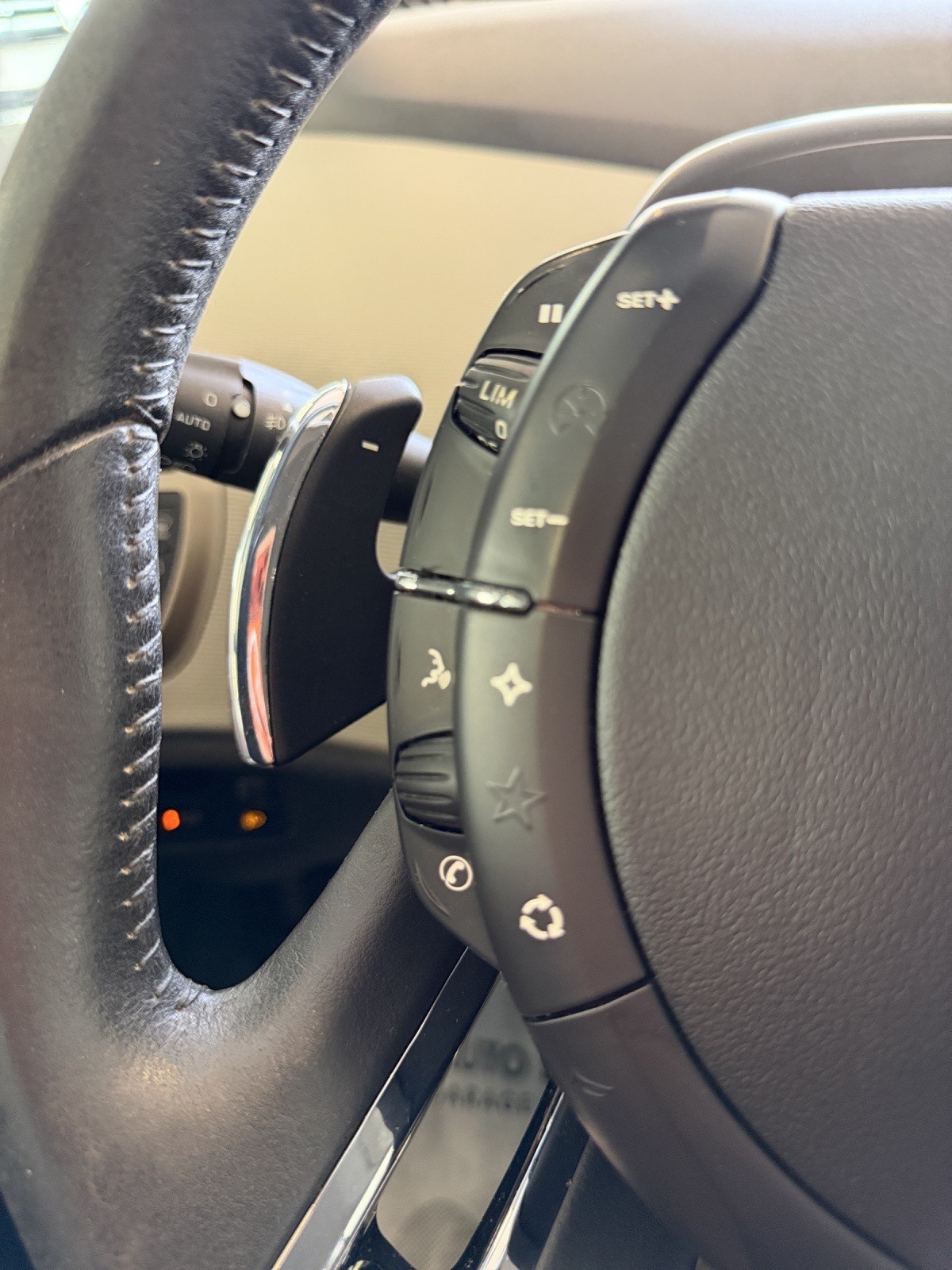 CITROEN Grand C4 Picasso 1.6 HDI 16V Séduction EGS6-image-23