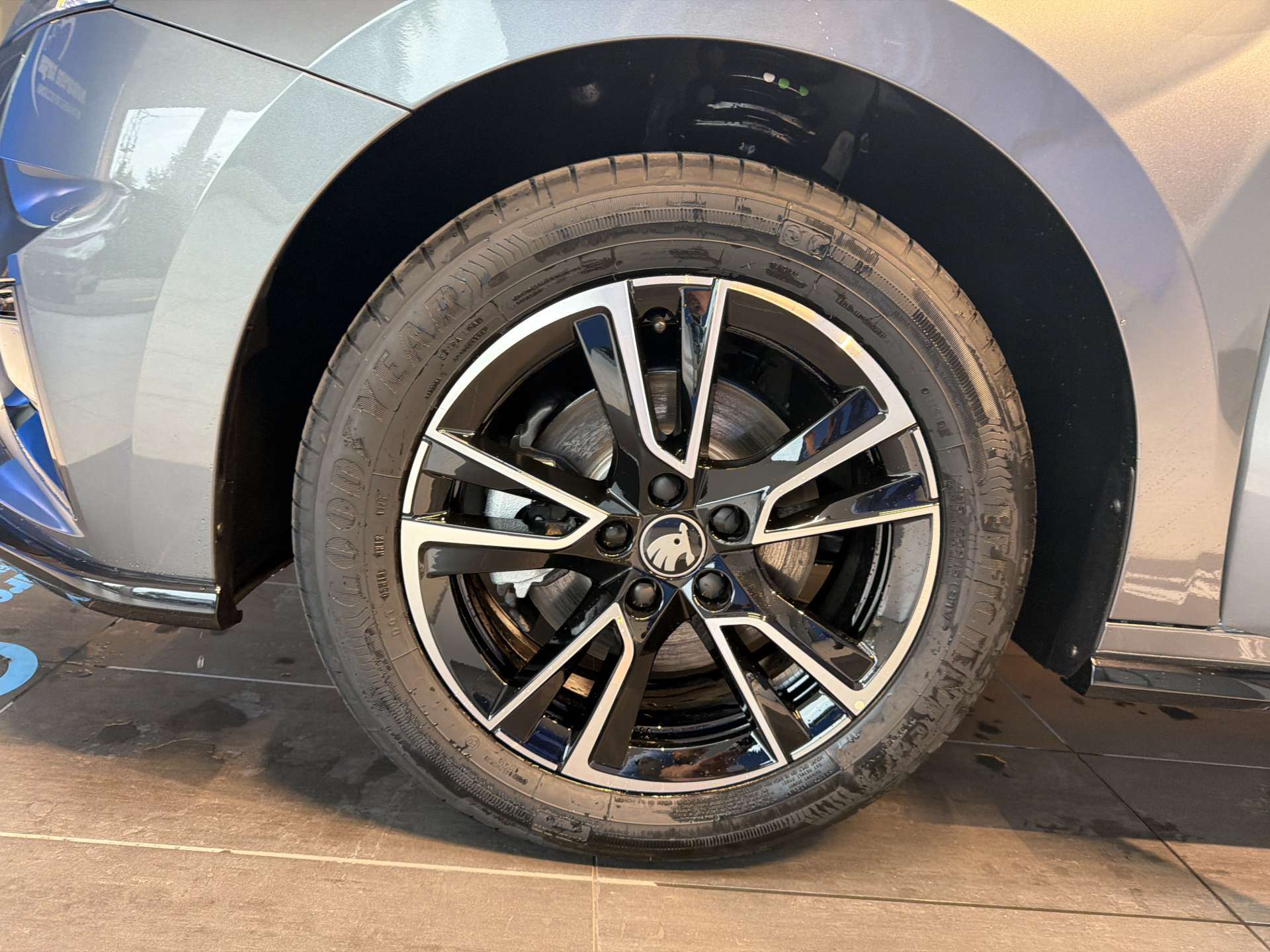SKODA Fabia 1.5 TSi Monte Carlo DSG-Automat-image-8