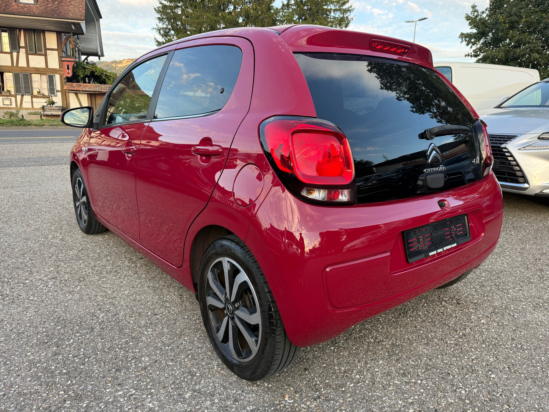 CITROEN C1 1.2 VTi Shine Airscape-image-6