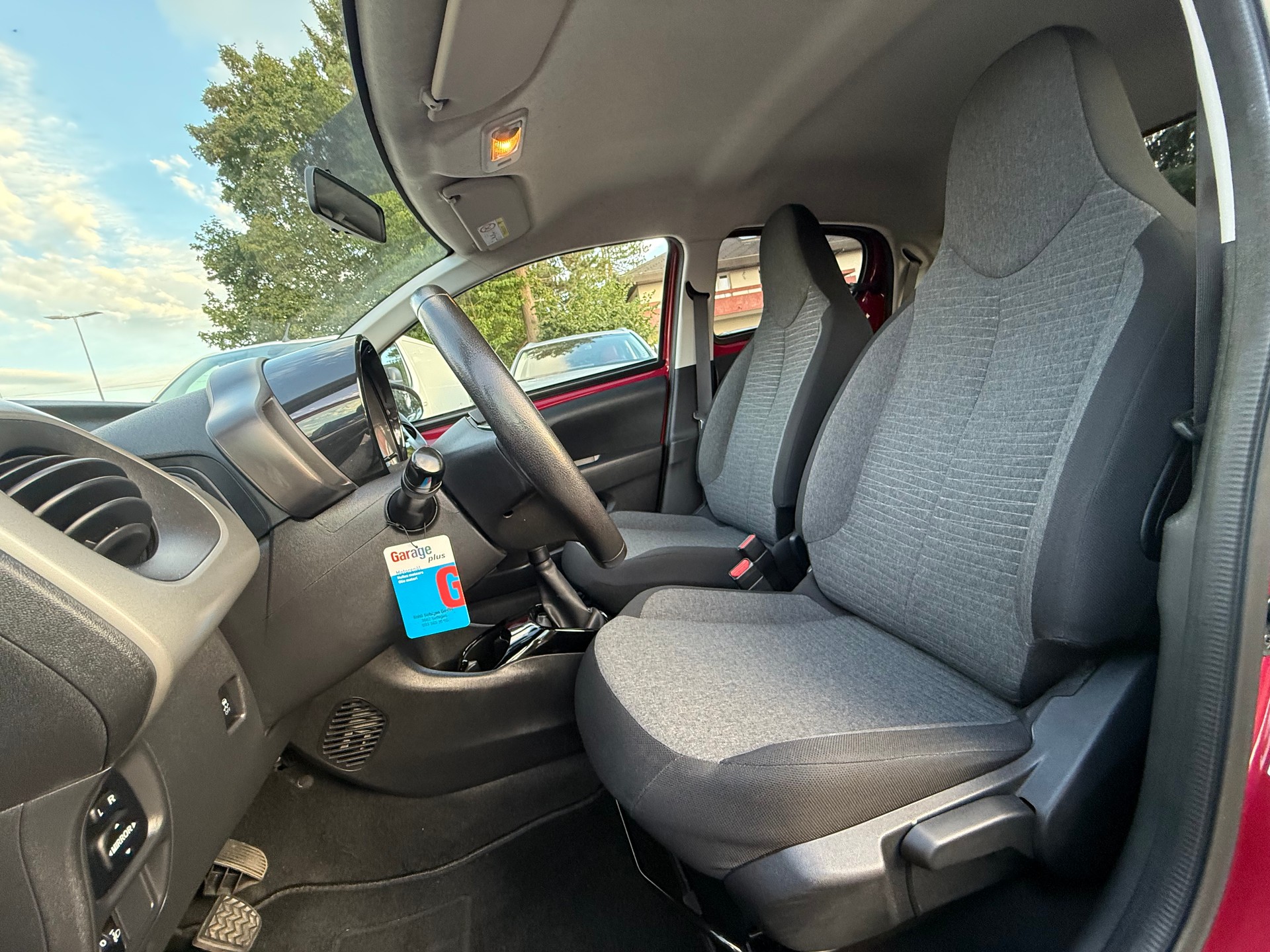 CITROEN C1 1.2 VTi Shine Airscape-image-9